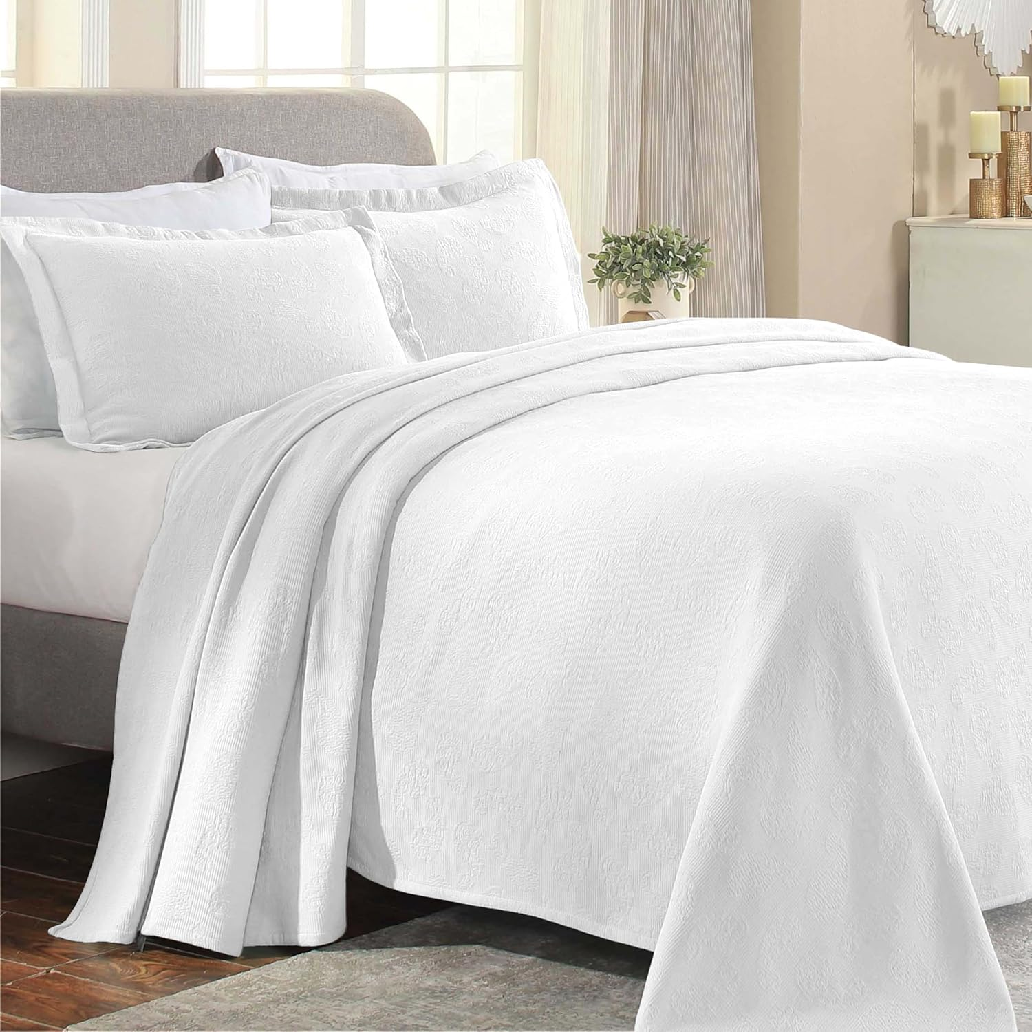 Superior Paisley Jacquard Matelass&eacute; 100% Premium Cotton Bedspread with Matching Shams, King, White image number 5