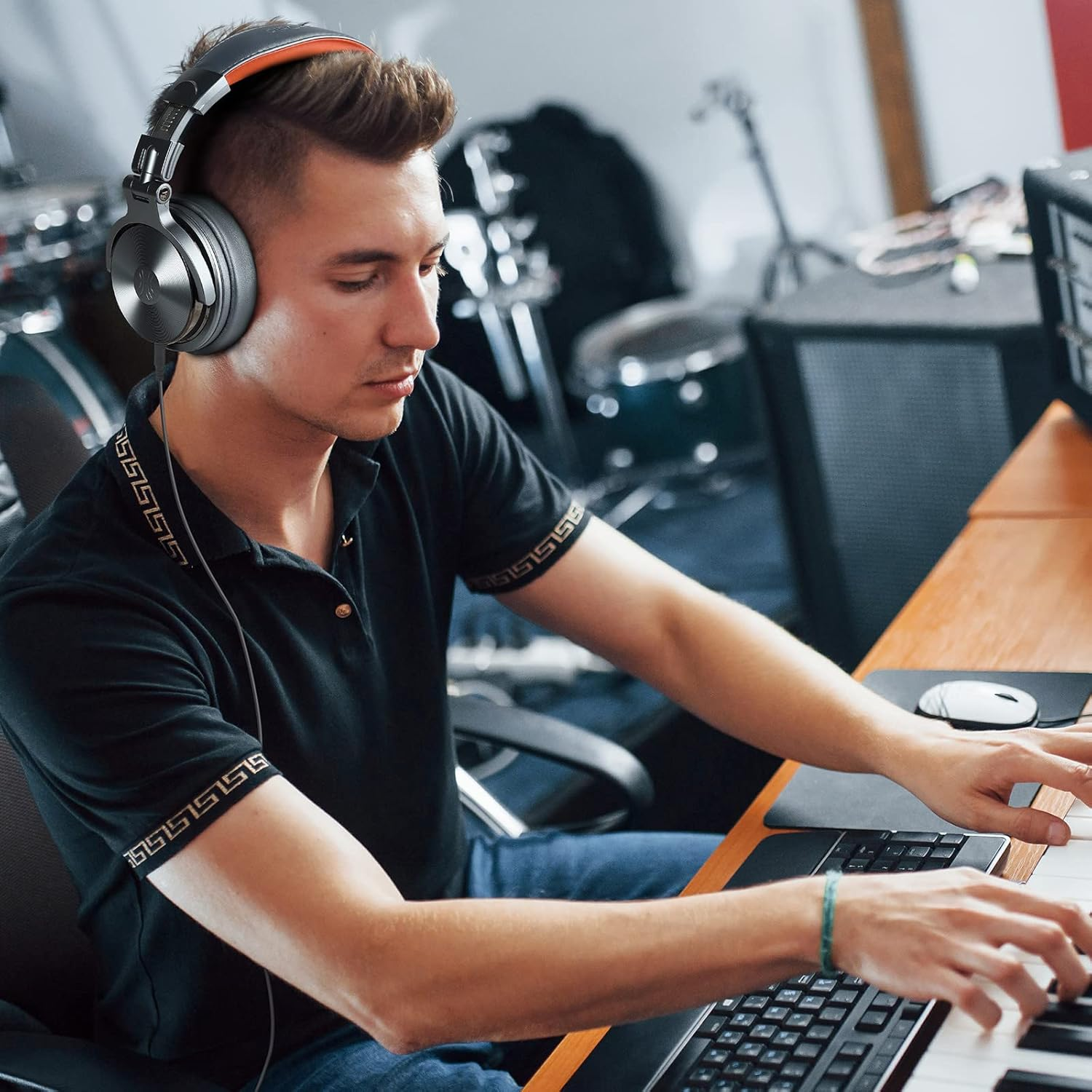 Oneodio Hi-Res over Ear Headphones for Studio Monitoring and Mixing, Professional Adapter-Free DJ Recording Wired Headsets with Protein Leather Earcups, 50Mm Driver (Pro-50 Metallic Blue) image number 4