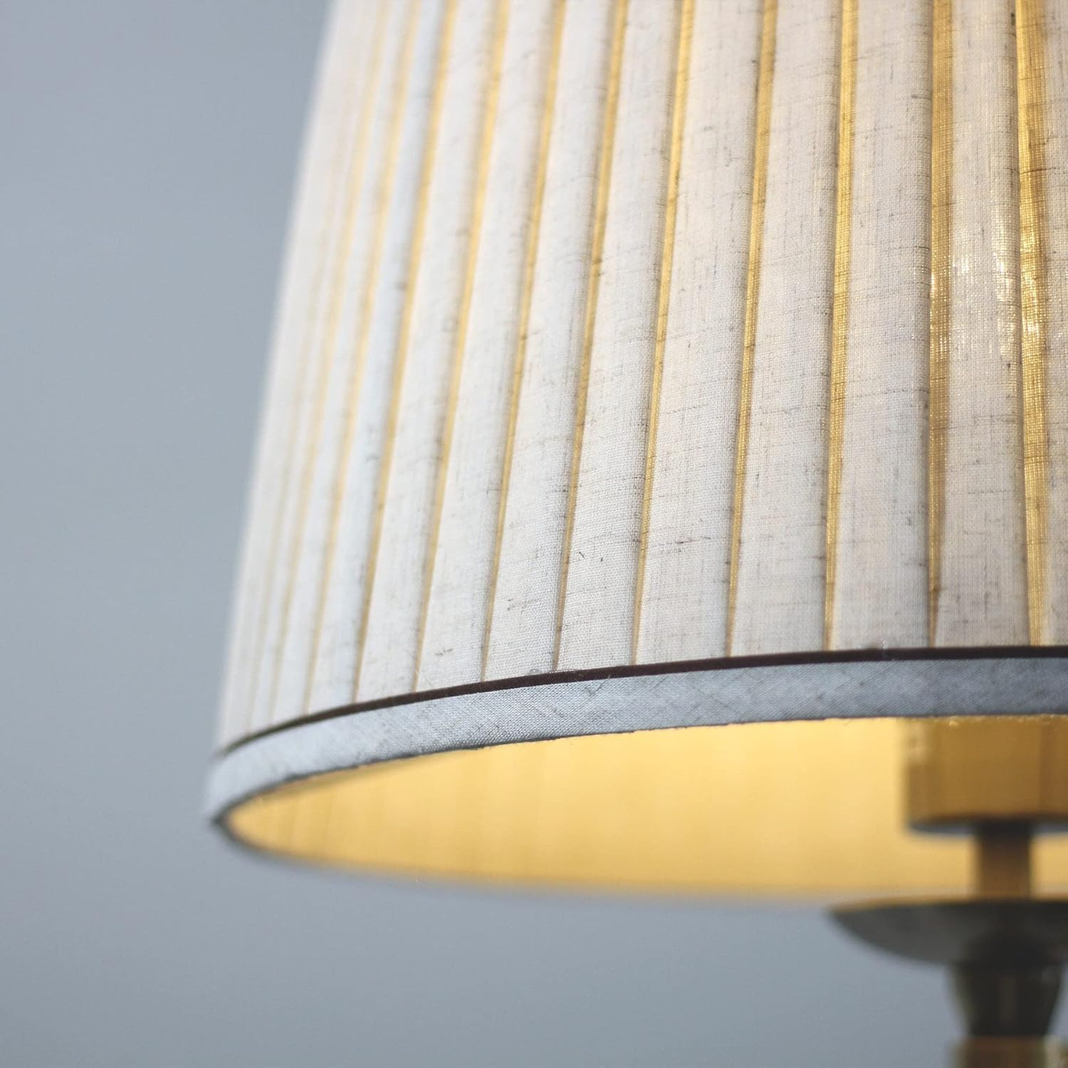 Nicollete Table Lamp image number 3