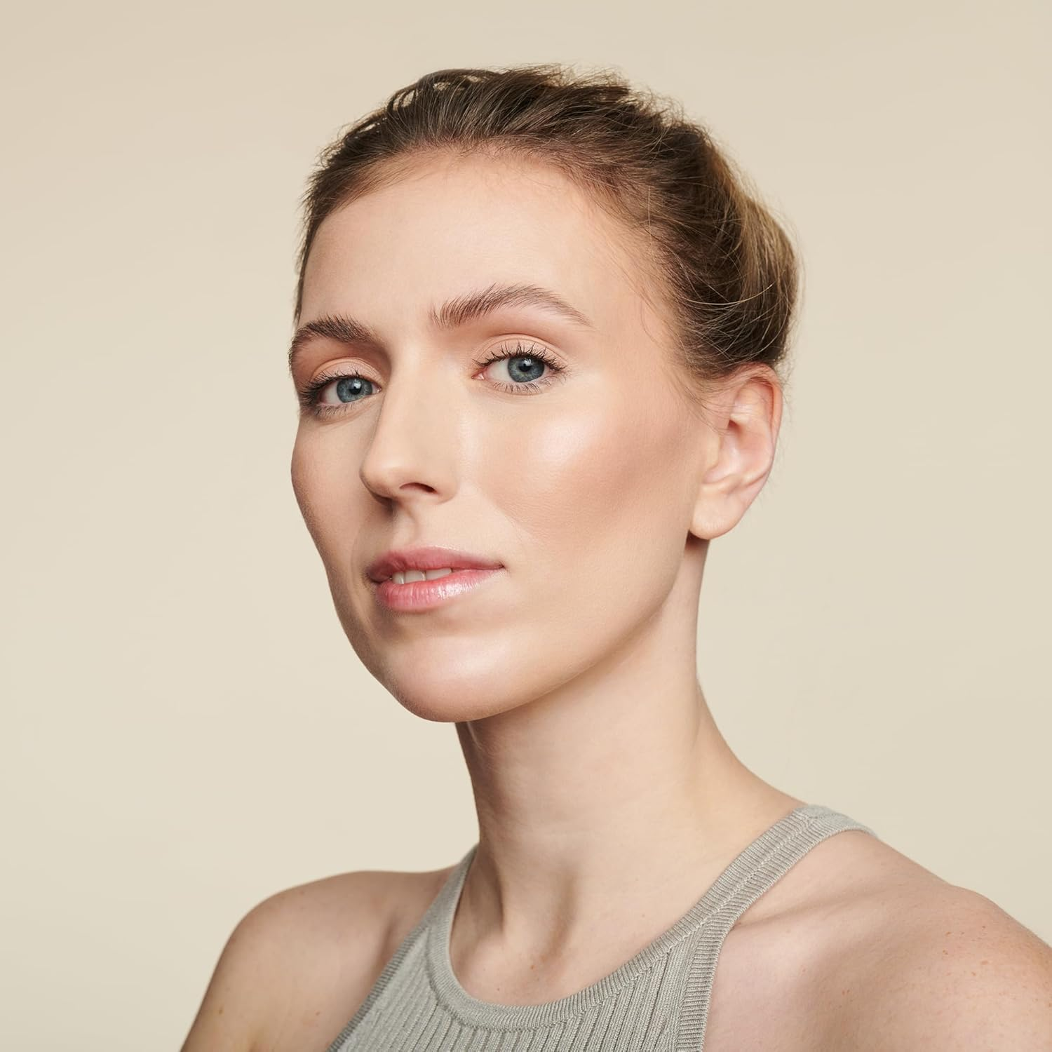 Catrice True Skin Hydrating Foundation, No. 010, Nude, Moisturising, Long-Lasting, Natural, Vegan, Alcohol-Free, Paraben-Free, No Microplastic Particles, Pack of 1 (30 Ml) - 004 Neutral Porcelain image number 7