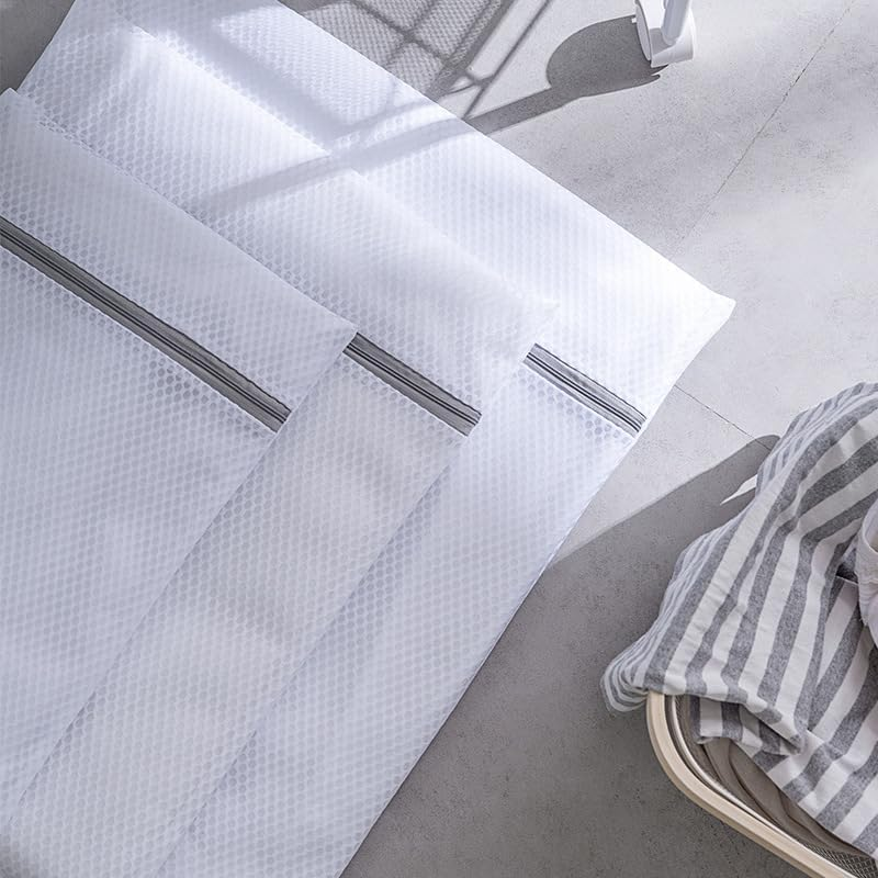 Heatunk Premium Delicates Mesh Laundry Bags - Reusable Wash Bags for Gentle Washing of Clothing and Baby Clothes in Washing Machine - 3 Pac image number 2