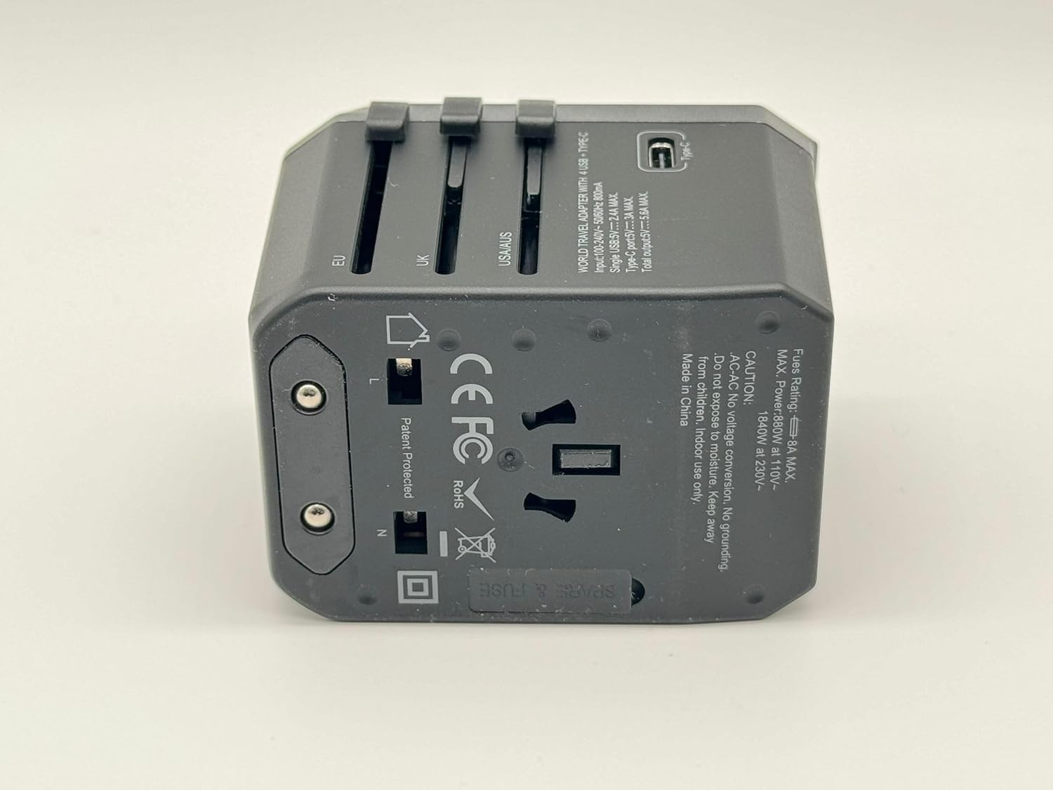 Vortex 788CB 28W World Adaptor 4USB Type C Fast-Charging Multi-Function Conversion Plug Is a Global Plug from European to American Plug image number 3