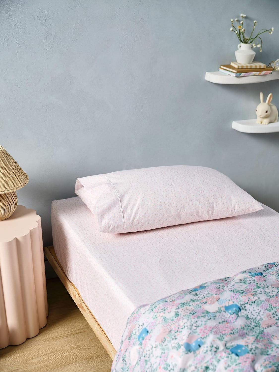 Linen House Kids Daisy Meadow Double Bed Fitted Sheet + Pillowcase Set image number 1