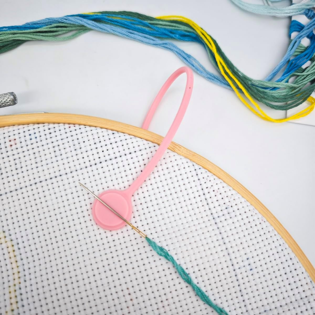 4 Pcs Needle Minders Magnetic Cross Stitch Fabric Clips, Macron Color Magnetic Needle Minder, Perfect Cross-Stitch Embroidery and Needlework Accessories, Ideal Gift for Craft Enthusiasts image number 1