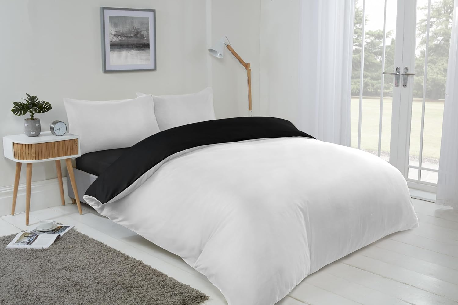 Emma Barclay Lyla Reversible Duvet Set in Black/White - King image number 4