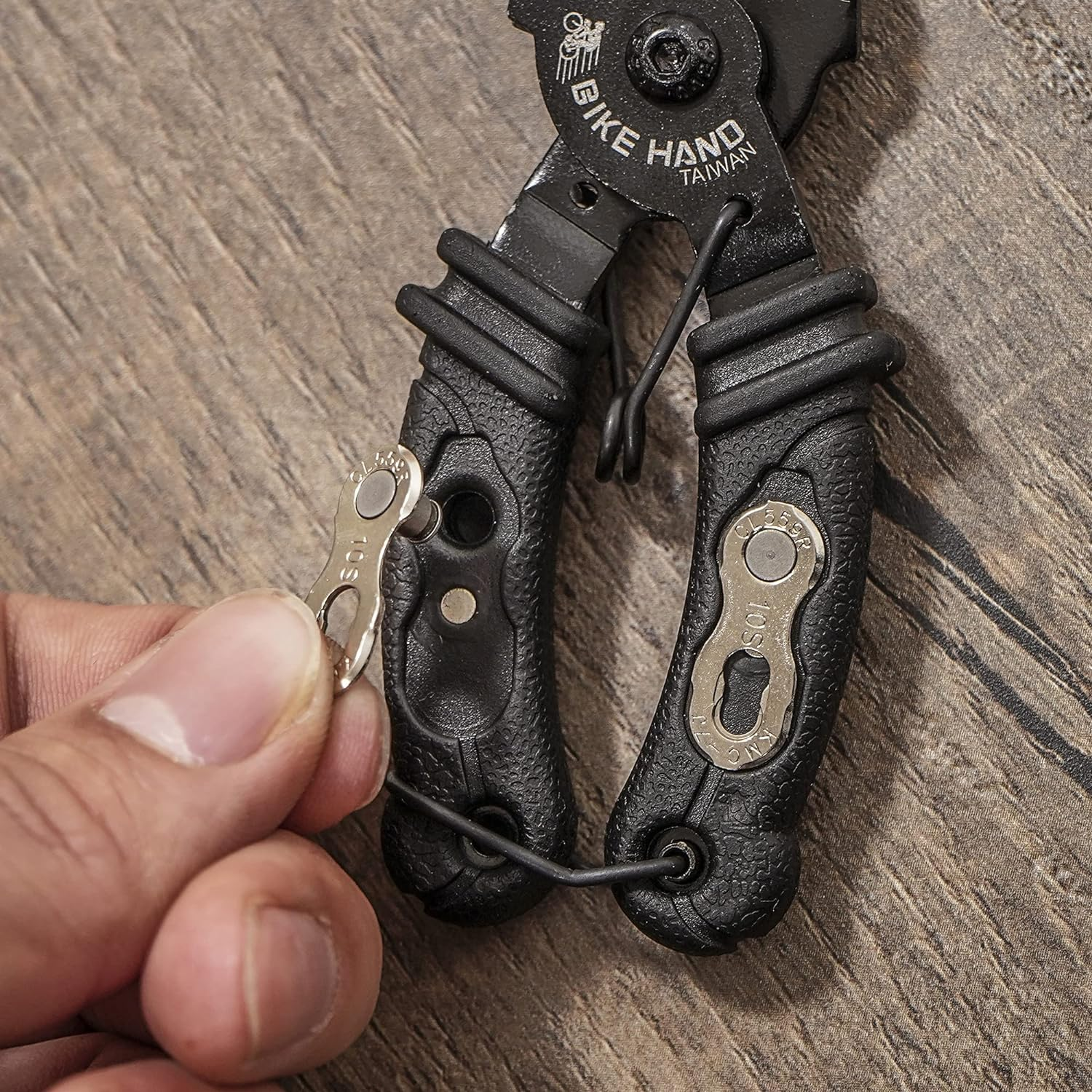 BIKEHAND Bike Bicycle Chain Master Link Pliers Tool - MTB Road Quick Link Remover Removal - Compatible with All Brands: Shimano Sram KMC Chain - Compact image number 5