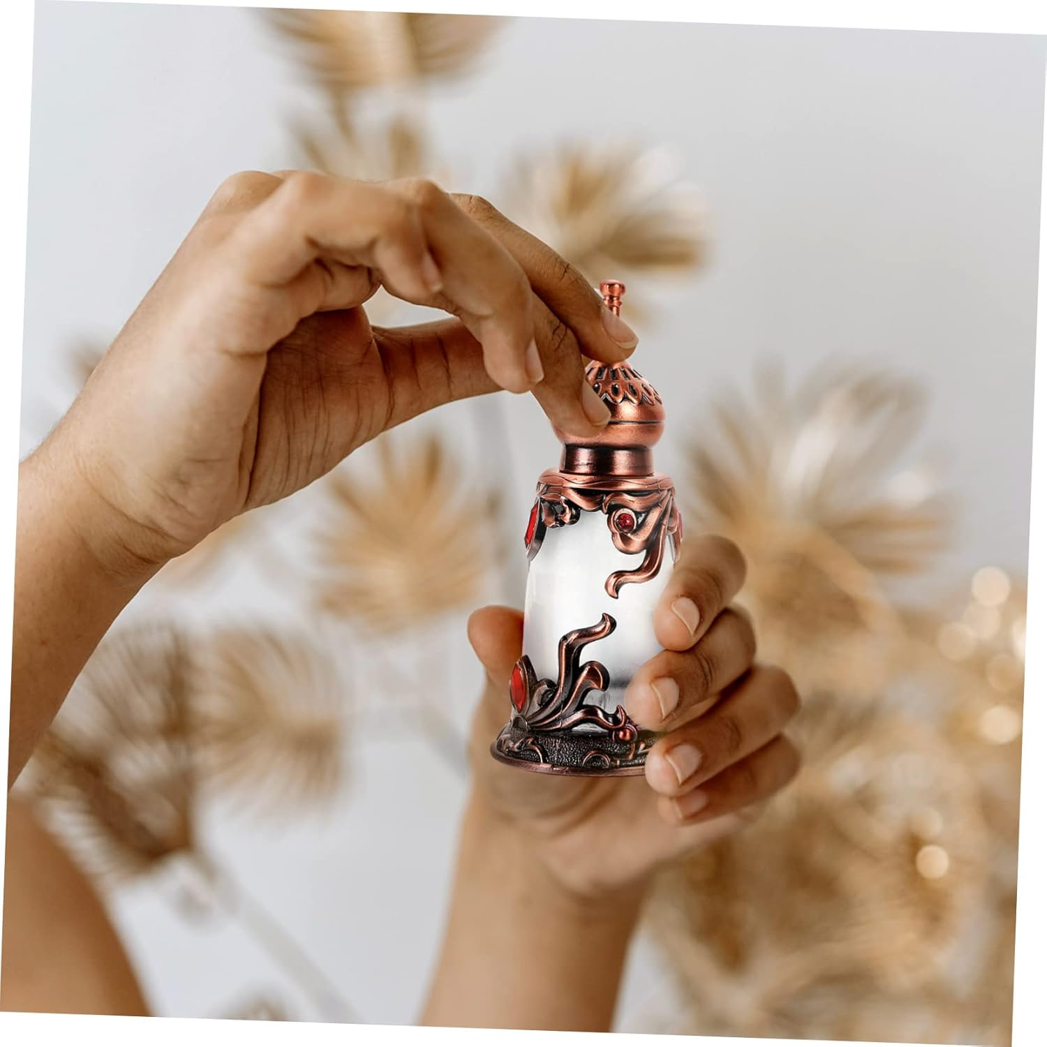 Perfume Bottle Essential Oil Bottle Vintage Decor Metal Decor Retro Decor Portable Perfume Bottle Metal Trim Decorative Bottle for Perfume Alloy Old Fashioned Container image number 3