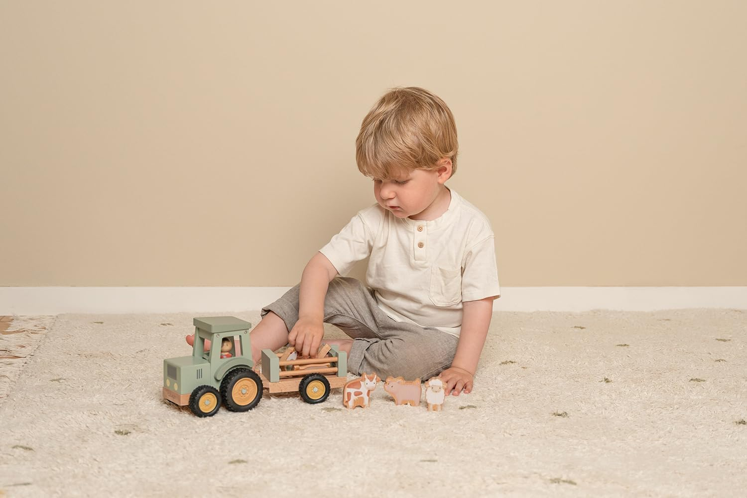 Little Dutch Little Farm Tractor with Trailer image number 4