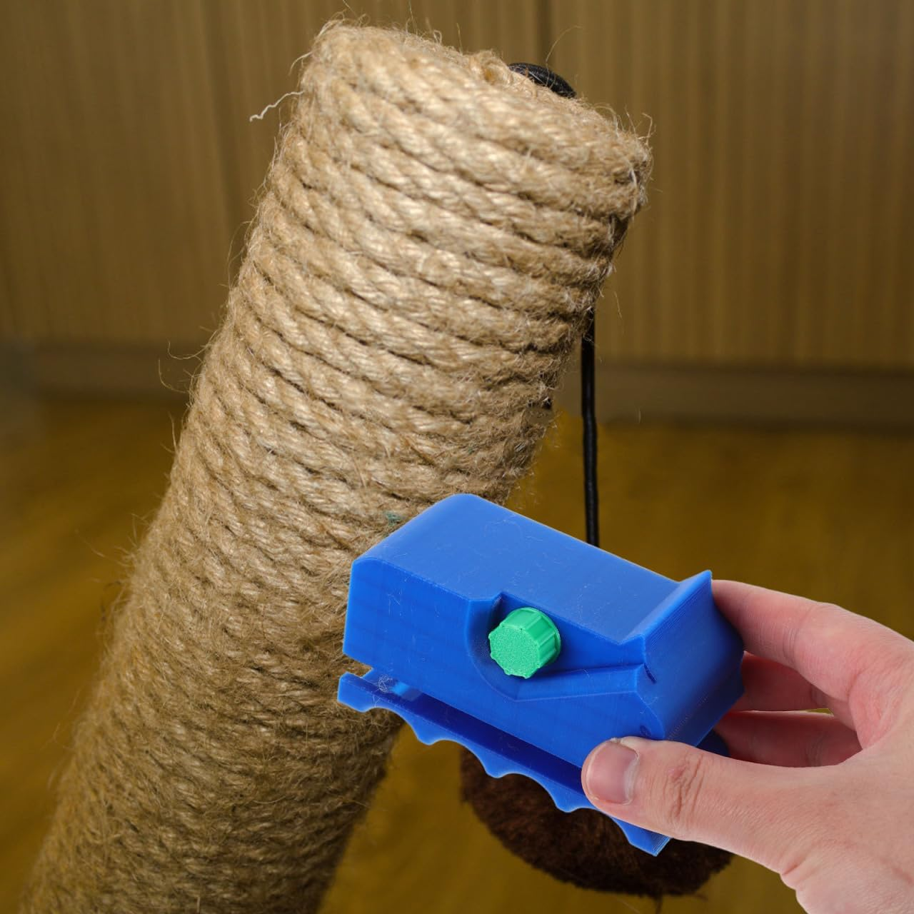 YARNOW Cat Scratching Plate Cutting Machine Portable Cardboard Cutter for Indoor Cats Handheld Precision Tool for Home and Office Use image number 1