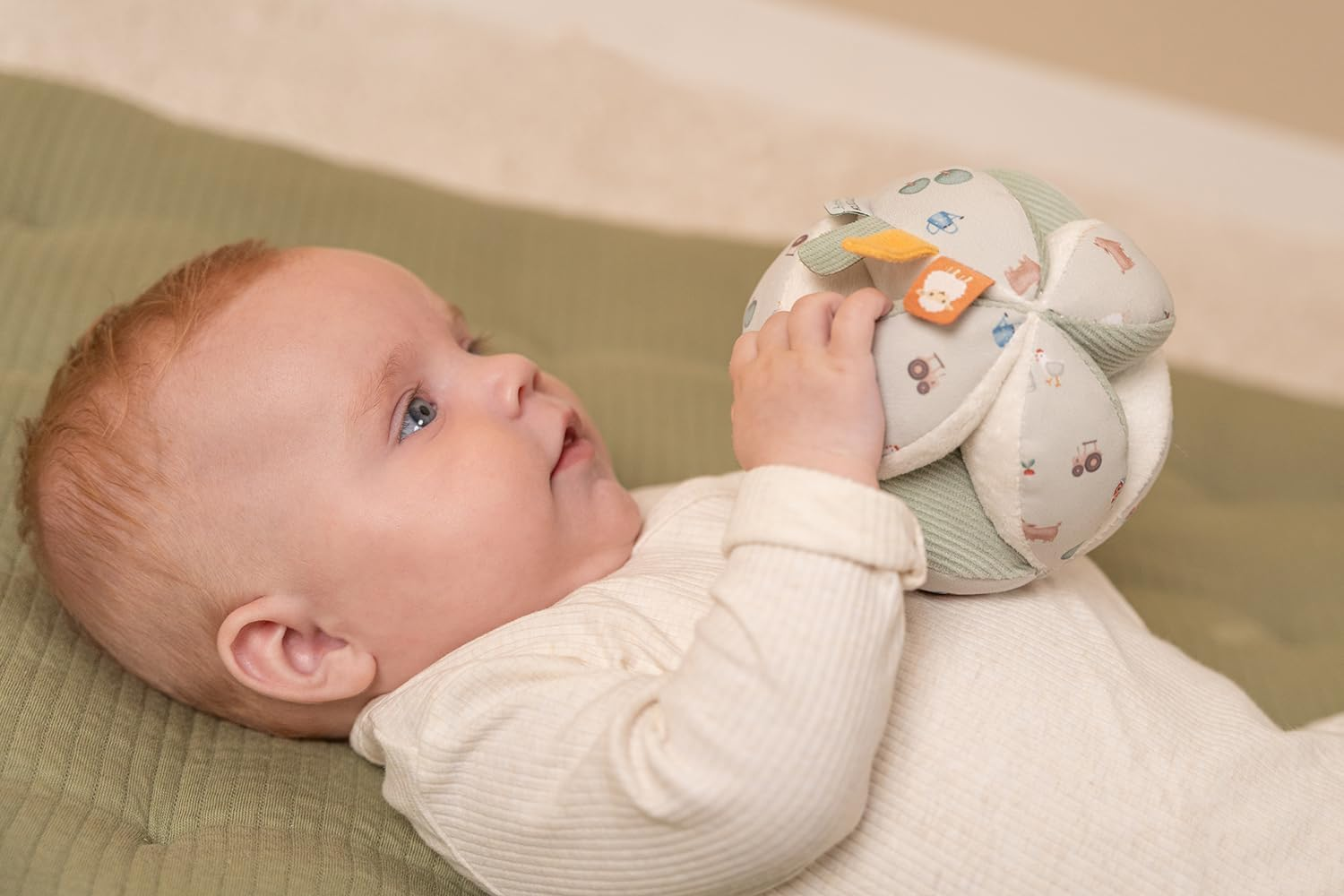 Little Dutch Little Farm Gripping Ball image number 3