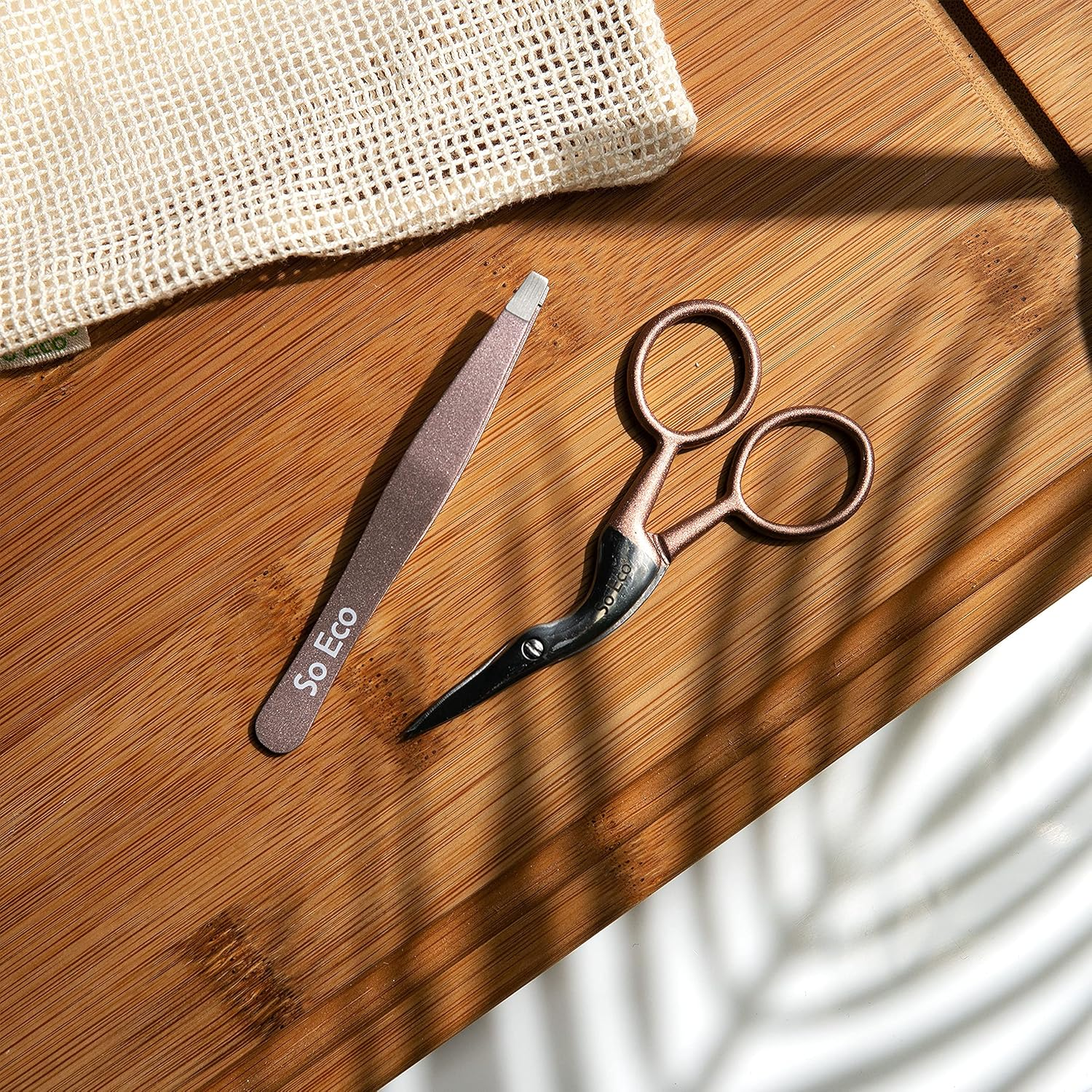 So Eco Shaping Brow Scissor & Tweezer image number 3