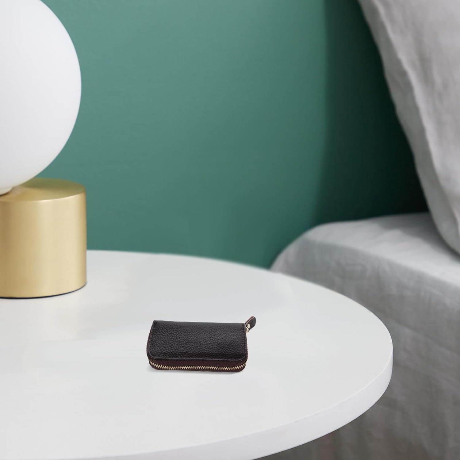 VALICLUD Large Capacity Genuine Leather Key Holder for Men with Zipper Multifunctional Car Key Pouch and Keyring Carabiner Unisex Small Card Wallet for Travel and Daily Use image number 6