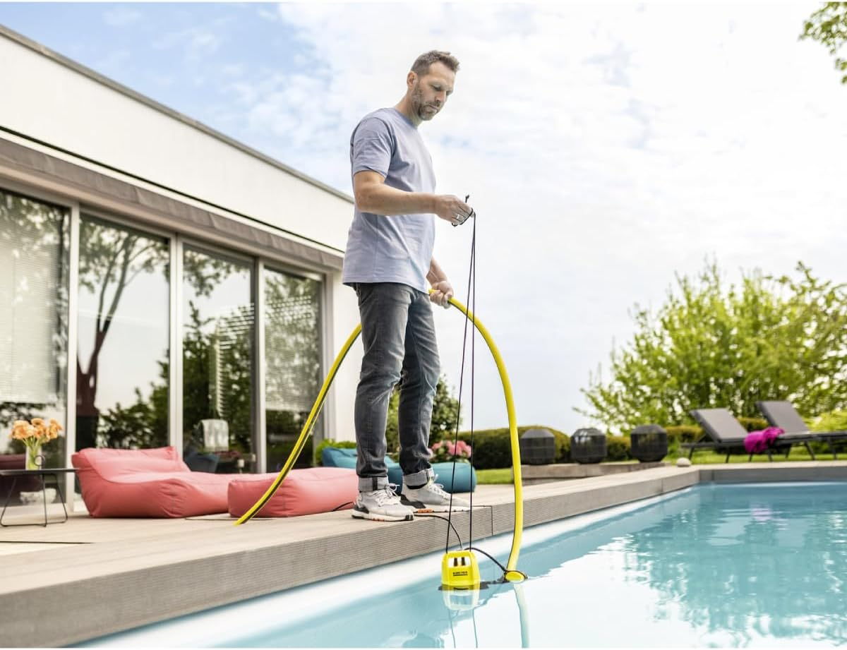 K&auml;rcher SP 9.000 Flat Sucking Submersible Pump Flow Rate 9,000 L/H Immersion Depth Max. 7 M for Dirty Water with Particles up to a Size of 5 Mm, Residual Water Height: 1 Mm, Pressure: 0.6 Bar image number 1