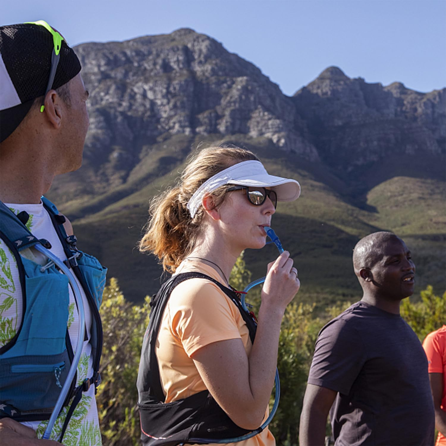 Hydration Bladder, Water Bladder 2L BPA Free for Hydration Backpack Replacement, Leak Proof Water Reservoir for Hiking Running Cycling Skiing Camping Outdoor Sports image number 4