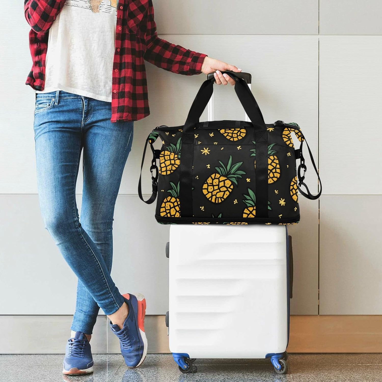 Fruit Pineapple Gym Sports Duffel Bags Travel Weekender Gear Bag with Adjustable Strap for Trip Waterproof, Fruit Pineapple, 1 Size image number 3