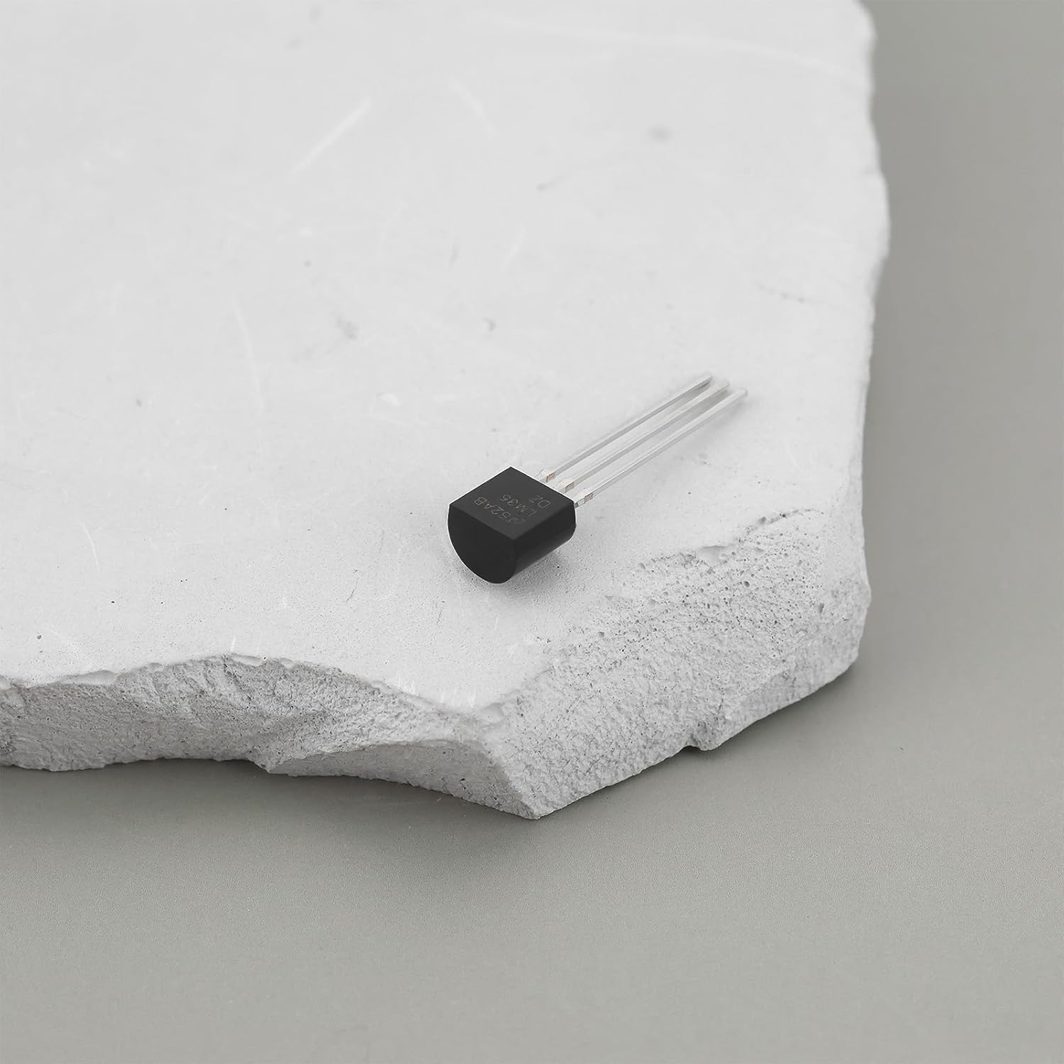 Emagtech 10X LM35DZ Temperature Sensor IC Acquisition TO-92 for Electronic Device Temperature Control image number 5