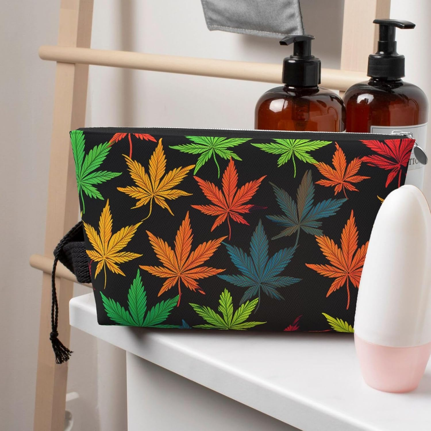 SDTYKHJ Large Capacity Makeup Bag for Women, Waterproof Portable Shaving Bag, Small Toiletry Bag, Colorful Cannabis Leaves, Leather Cosmetic Organizer Bags for Travel, Siliver, One Size image number 3