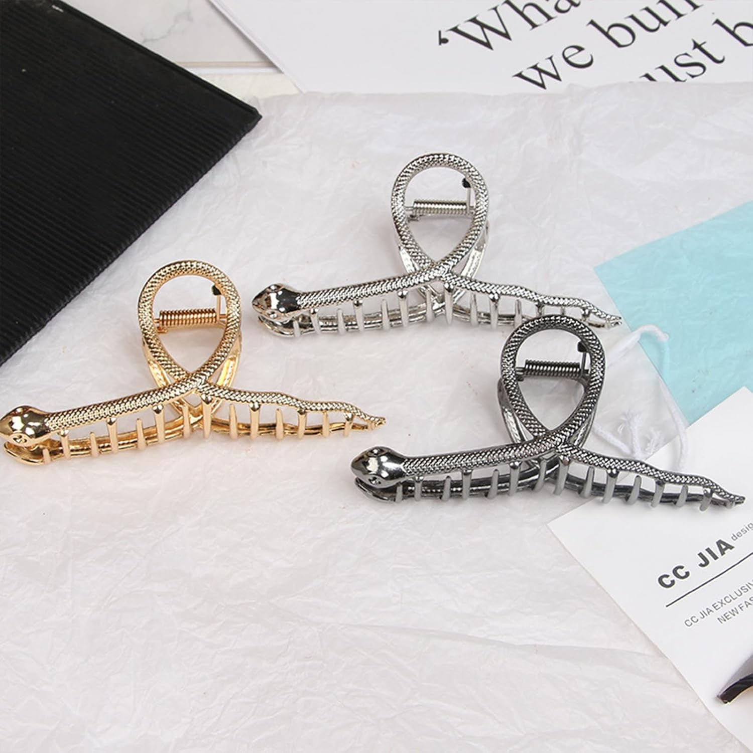 Large Snake Metal Hair Claw Clips for Thick Hair Black Shark Hair Claw Barrette Strong Hold Big Non-Slip Hair Clamps Hair Clips Fashion Styling Accessories for Women Girls