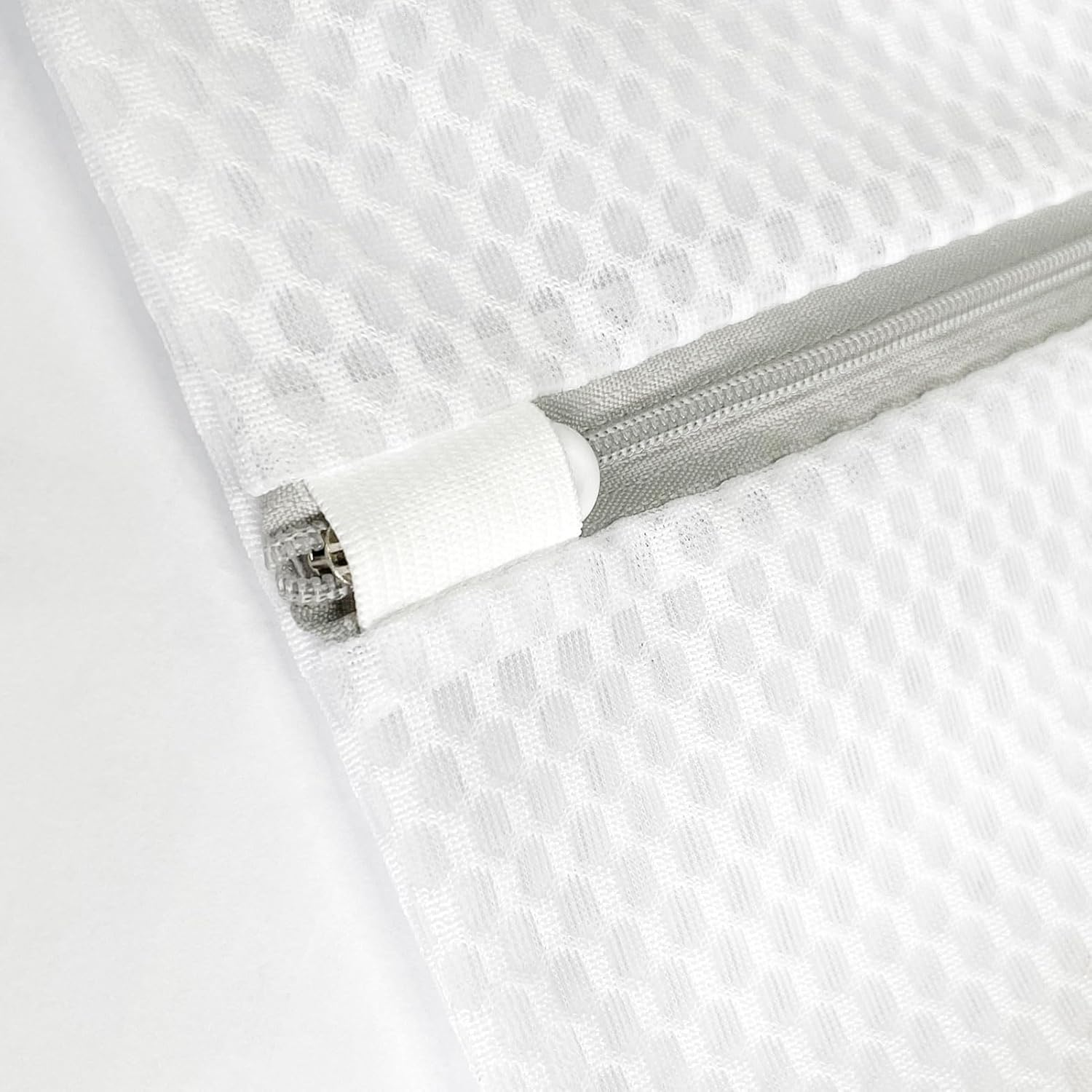 Qinzin Lingerie Bags for Washing Delicates, Mesh Laundry Bags for Washing Machine. 2Pcs(20"" X 24""). image number 4