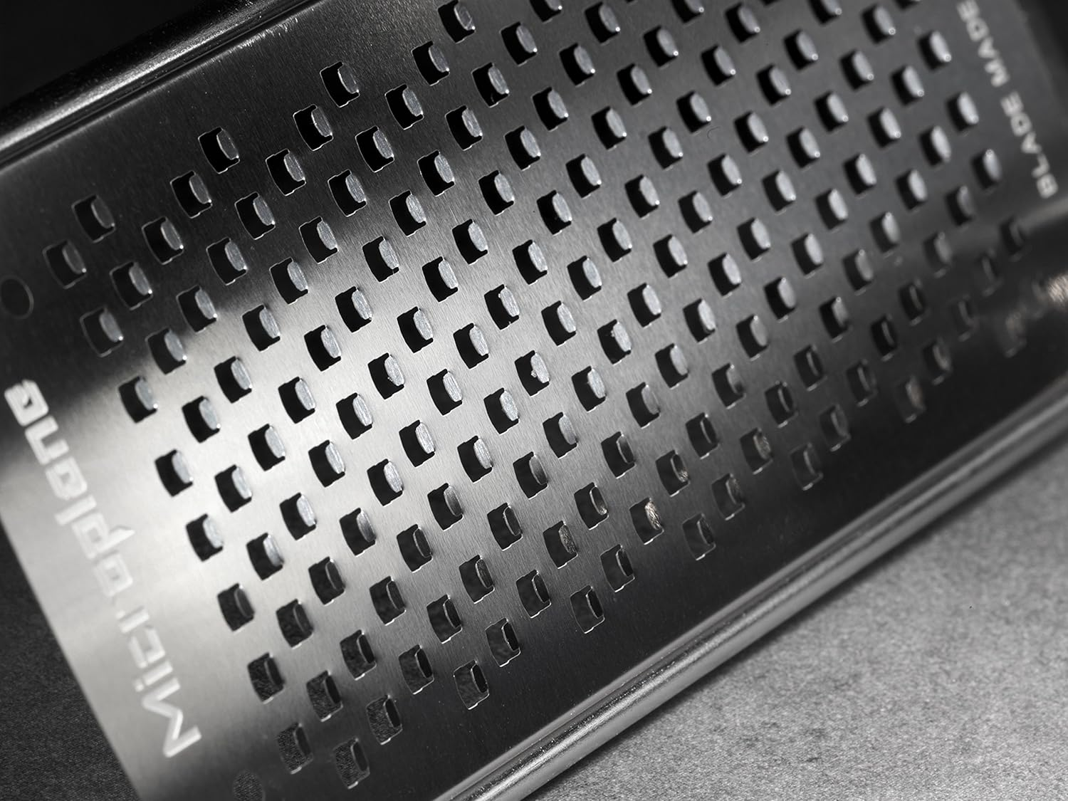 Microplane Coarse Grater, Black/Silver image number 2