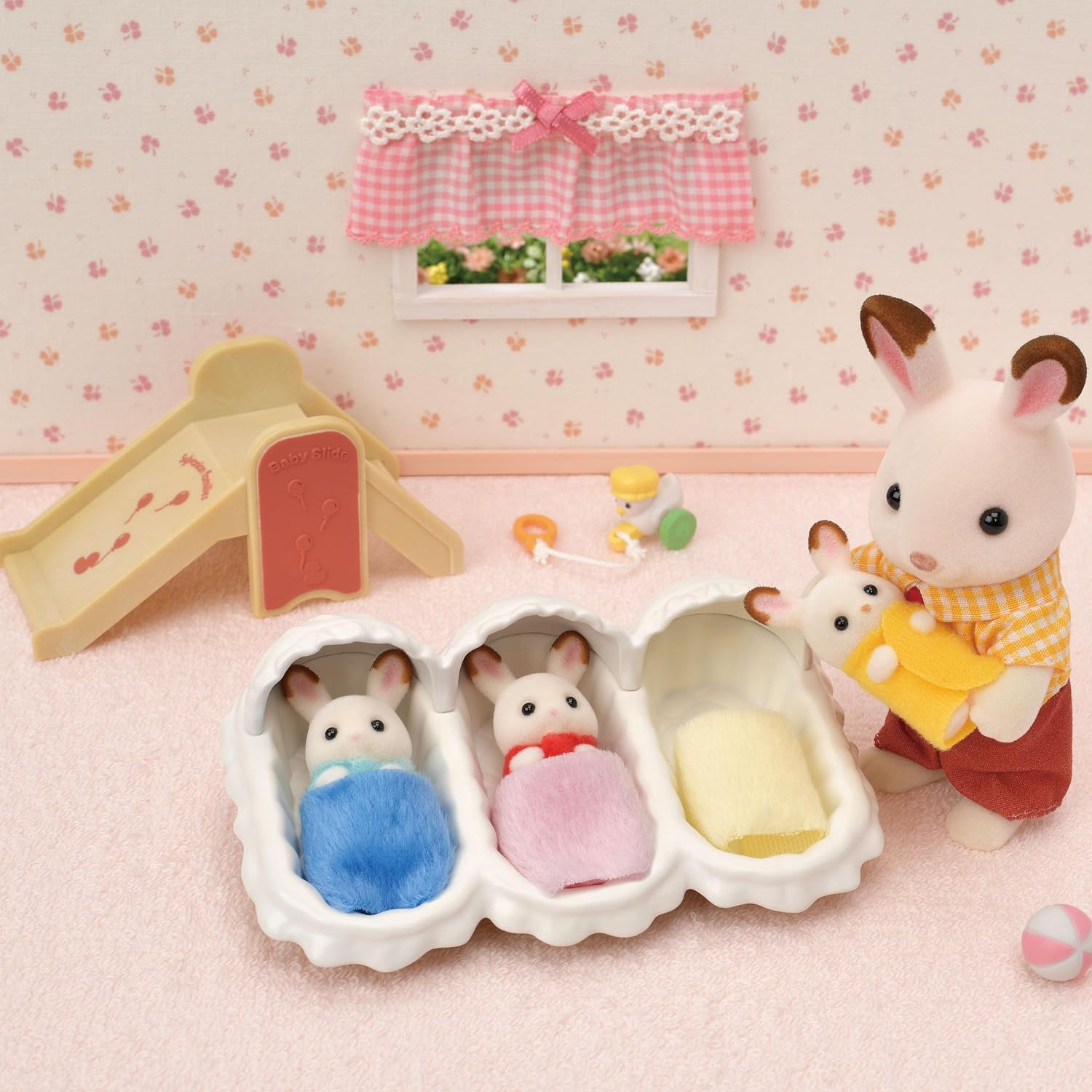 Sylvanian Families - Triplets Care Set image number 4