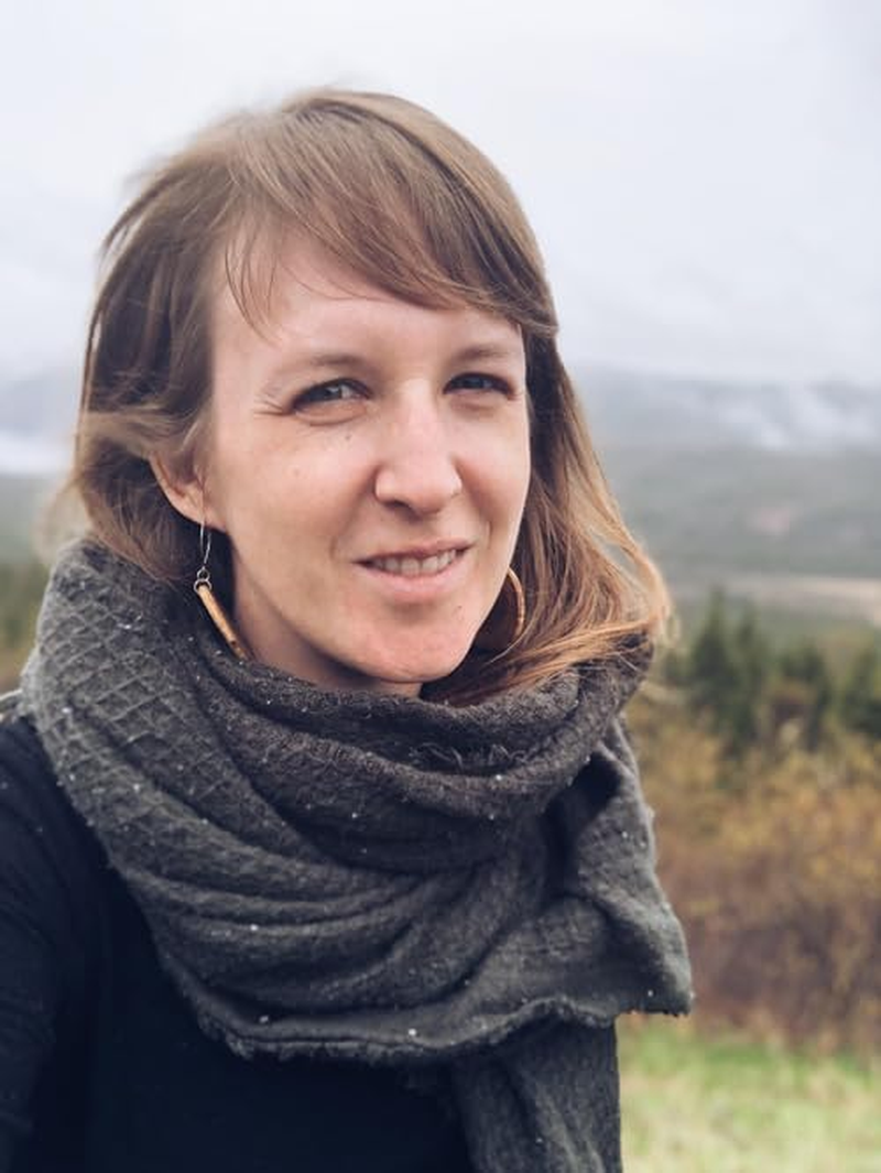 The Rebel Witch: the Hotly Anticipated Sequel to the NEW YORK TIMES Bestselling Tiktok Romantasy Sensation the CRIMSON MOTH, Also Known as HEARTLESS HUNTER: Book 2 image number 4