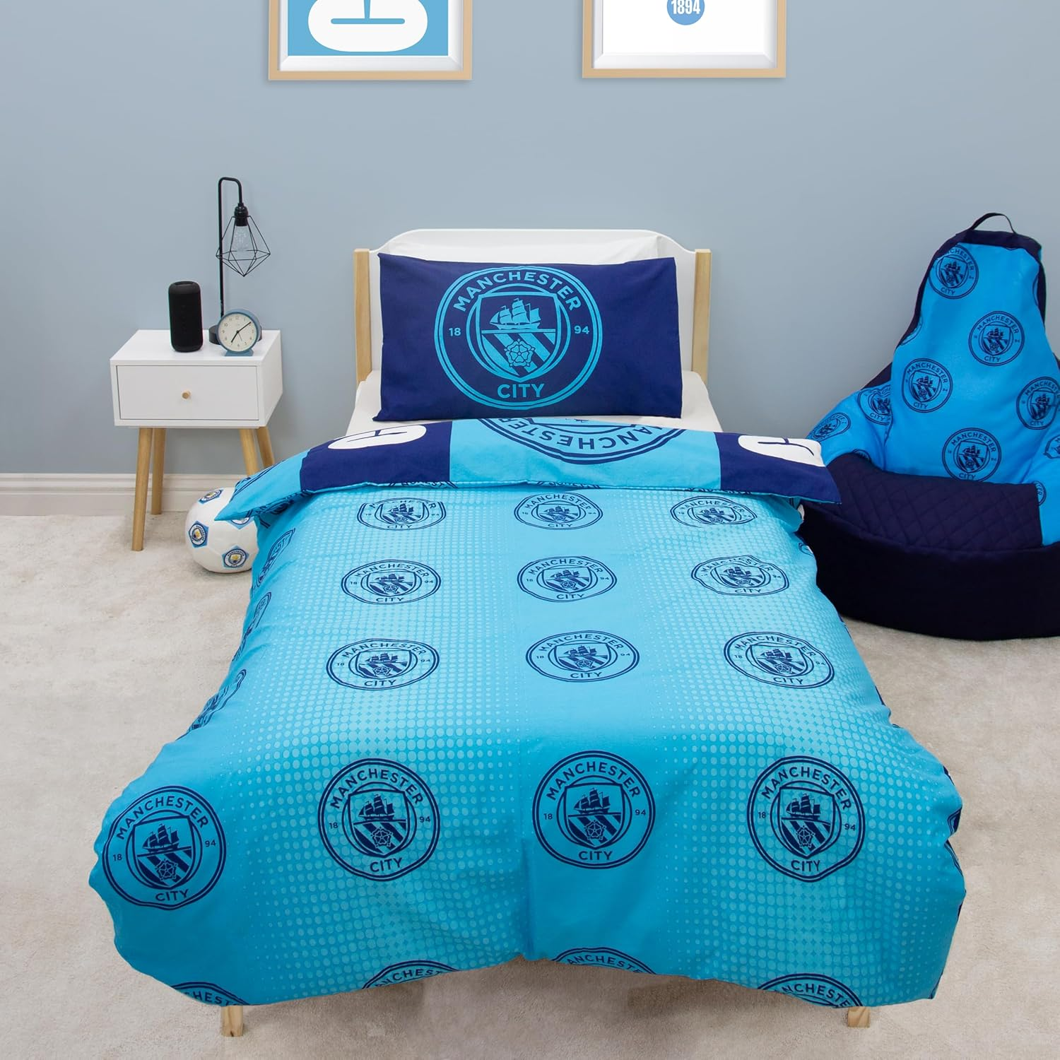 Manchester City FC Official Single Duvet Cover Set | Flashy Design | Blue Reversible 2 Sided Football Bedding Cover Official Merchandise Including Matching Pillow Cases | Polycotton