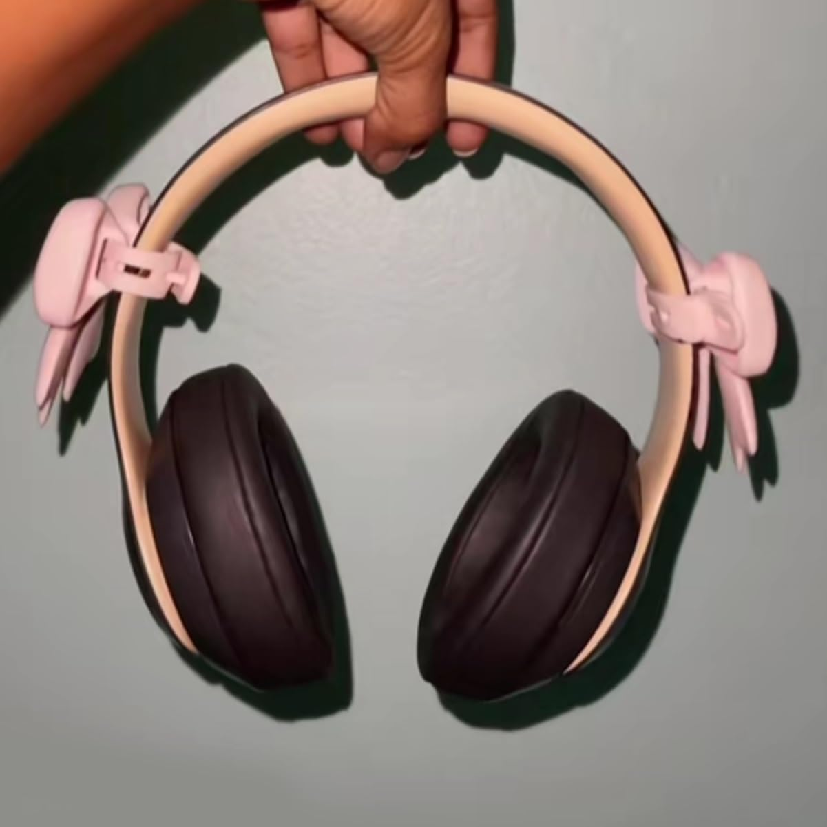 Bow Headphone Accessories, 2 Pack Cute 3D Silicone Bows for Headsets, Clip-On Decoration for Gaming Headphones, Streamer and Gamer Women (White) - Pink image number 2