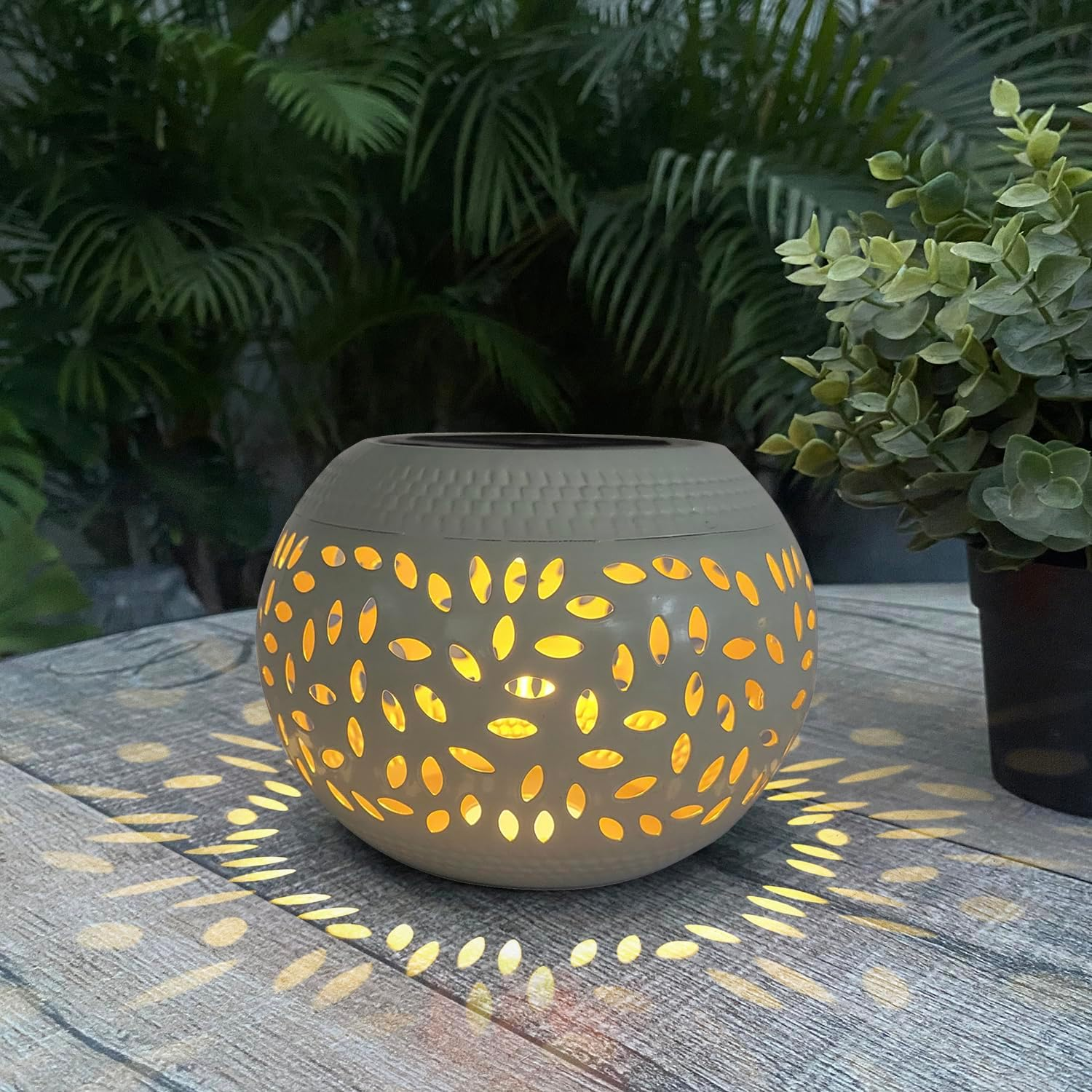 Solar Table Lights Outdoor Waterproof - Dancing Flickering Flame Lamp Black Metal Tabletop Light Solar Powered Decorative Lighting Lantern for Desk Bedroom Patio Garden Pathway Yard (1 Pack)