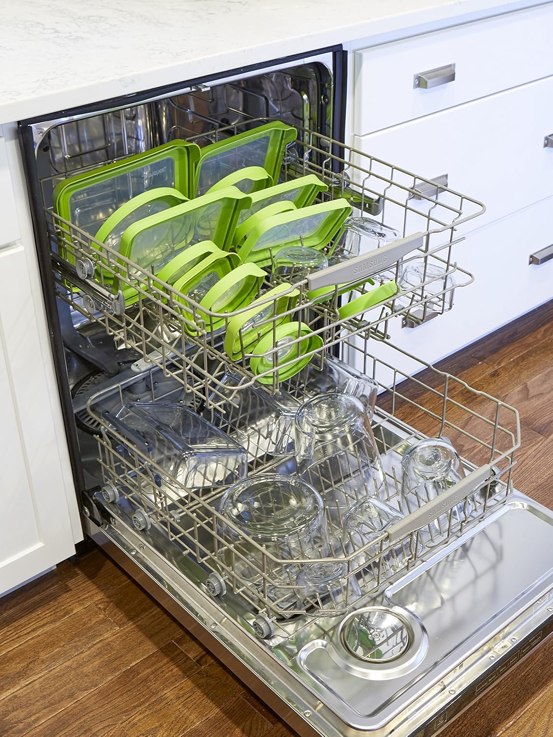 Anchor Hocking 6-Cup Rectangular Food Storage Containers with Green Trueseal Airtight Lids image number 3