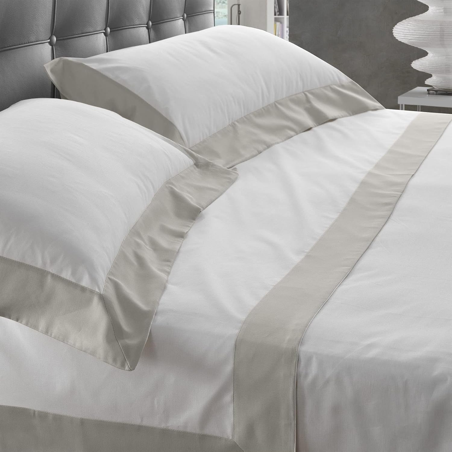 Lisola Cotton and Satin Bedding Set 1 Flat Sheet 220 X 290 Cm + 1 Fitted Sheet 140 X 200 X 30 Cm + 2 Pillowcases 80 X 50 Cm Made in Italy Diamond Pearl Grey image number 3