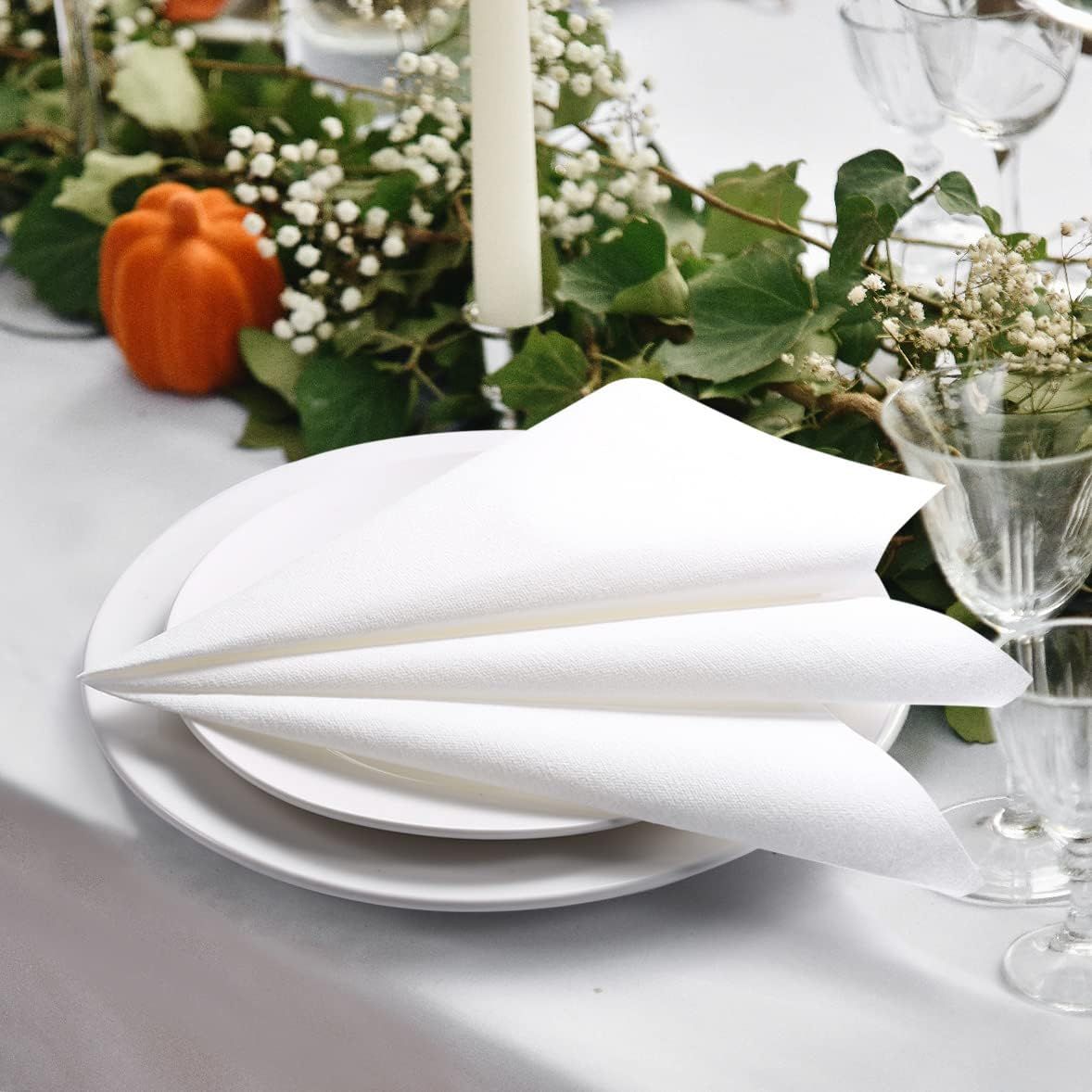 LEKOCH 50-Pack Premium Airlaid Napkins & Guest Towels - 40X40 Cm Large Linen-Feel Disposable Paper | Ultra Soft, Absorbent & Cloth-Like | for Dinner - White - 100 Pcs image number 5