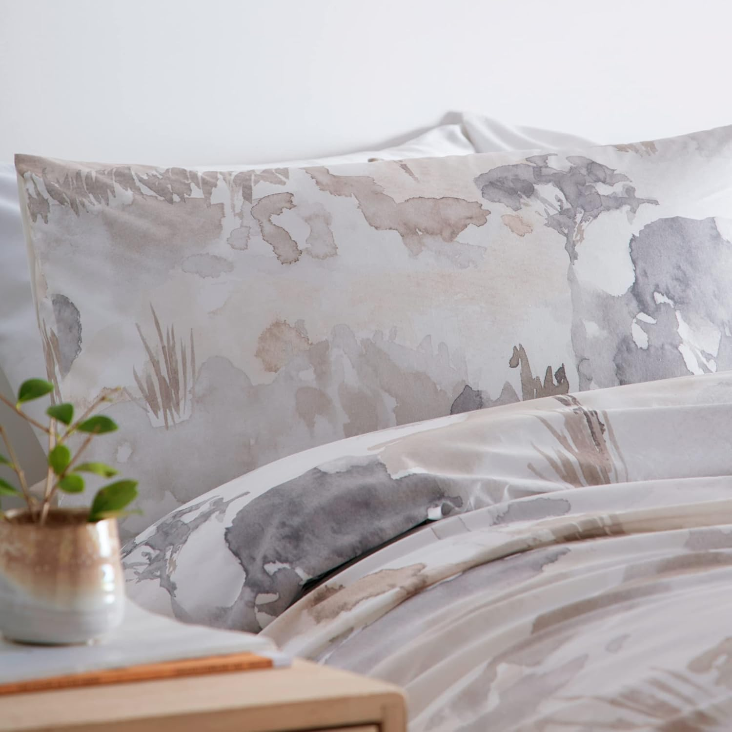 Appletree - Linen Landscape Duvet Cover - Double Bedding Size (200 X 200Cm) - Soft 100% Cotton - 2 Pillowcases - Watercolour Art Bedding in Natural - Linen Duvet Cover - Abstract Print Duvet image number 3