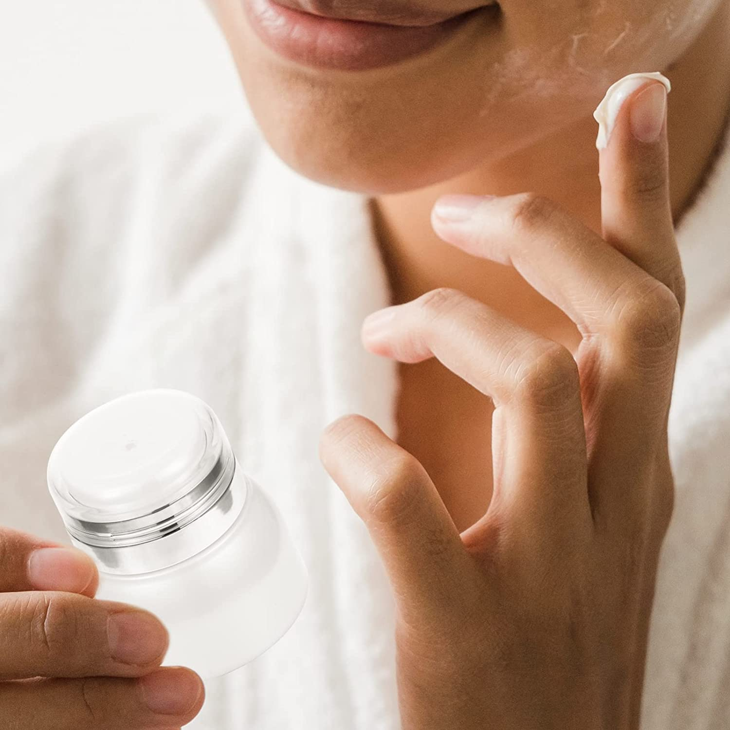 Lurrose Travel Skincare Containers 2Pcs Airless Pump Jars Lotion Dispenser with Pump Acrylic Airless Cosmetic Container for Toiletries Moisturizer Cream, 30Ml Travel Toiletries Containers image number 6