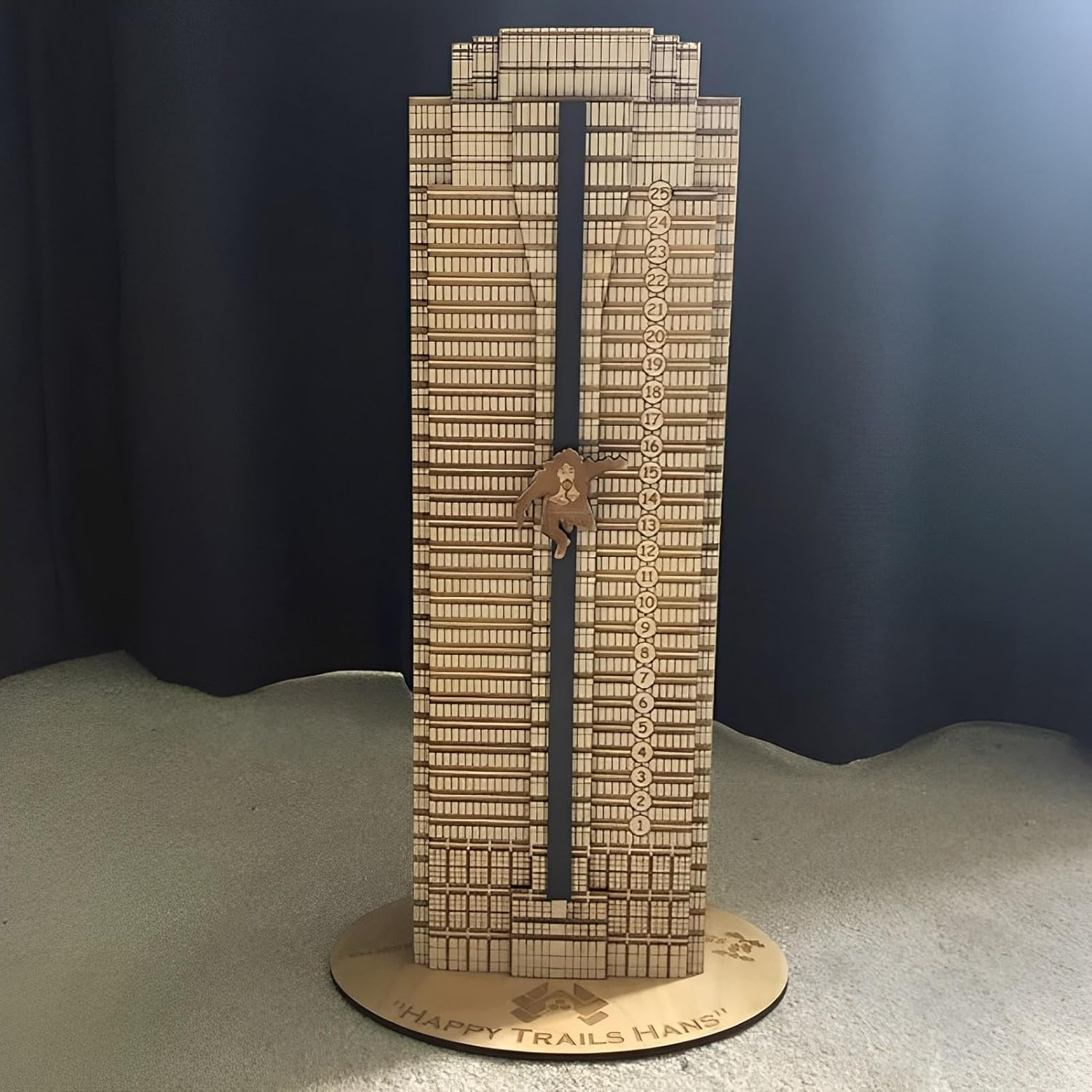 Wooden Die Hard Advent Calendar, 1/2PCS Hans Gruber Christmas Advent Calendar, Falling off Nakatomi Plaza Countdown Calendar, 2023 New Christmas Ornament, for Home Decor & Gifts image number 3