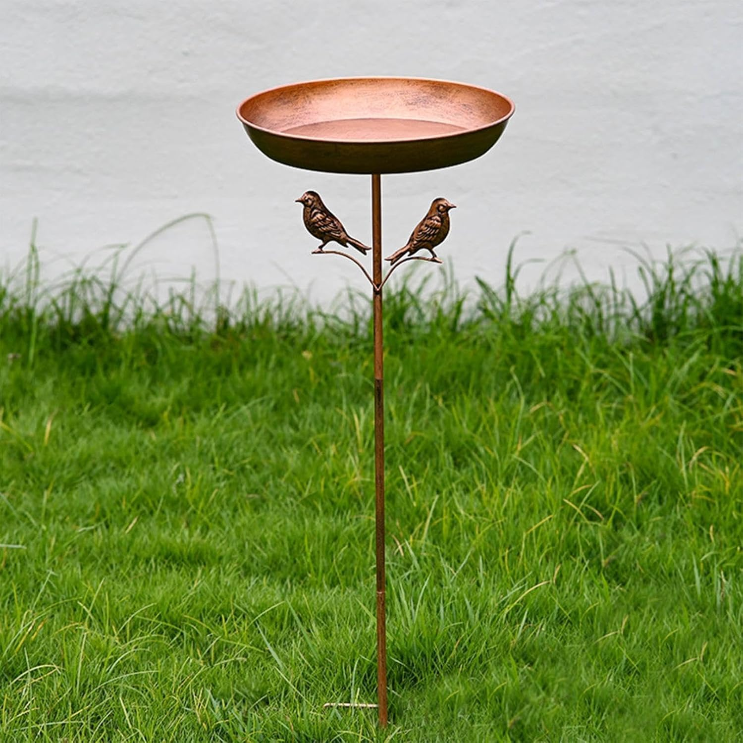 Metal Bird Bath Bowl, Vintage Freestanding Birdbath, outside Heavy Duty Garden Birdfeeder Stake Decoration, Sturdy Garden Birdbath, for Outdoors Patio Yard Lawn Wild Bird Watcher Bird Lovers (Copper)
