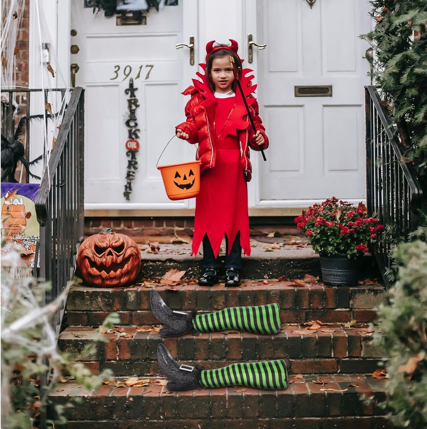 Witch Prop for Halloween 1 Pair Wicked Witch Legs Realistic Decoration Indoor/Outdoor, Halloween Legs Upside down Garden Decorations