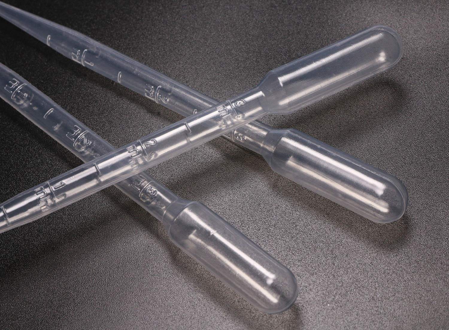 Shapenty 3ML Disposable Plastic Essential Oils Graduated Transfer Pipettes Squeeze Dropper Makeup Tool for Small Amounts Liquid Measuring Mixing Blending and Diy Fragrance Soap Lipbalm Making, 20PCS