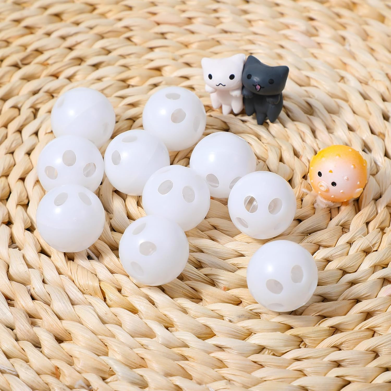 Pack of 10 Sew-In Rattle Balls, White Rattle Balls, Noise Maker for Cuddly Toys, Baby and Pet Toys, 24 Mm Diameter, DIY Craft Set image number 5