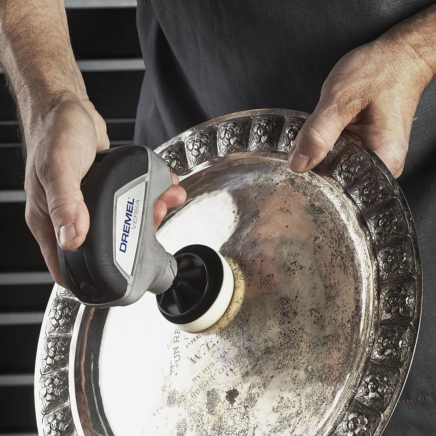 Dremel Versa Mega Accessory Kit - 16 Pcs, Black, Cleaning Kit, 15 Cleaning Pads, 1 Corner Brush, Nylon Storage Bag, Soft Fibers Bristles, Cast Iron Material image number 1