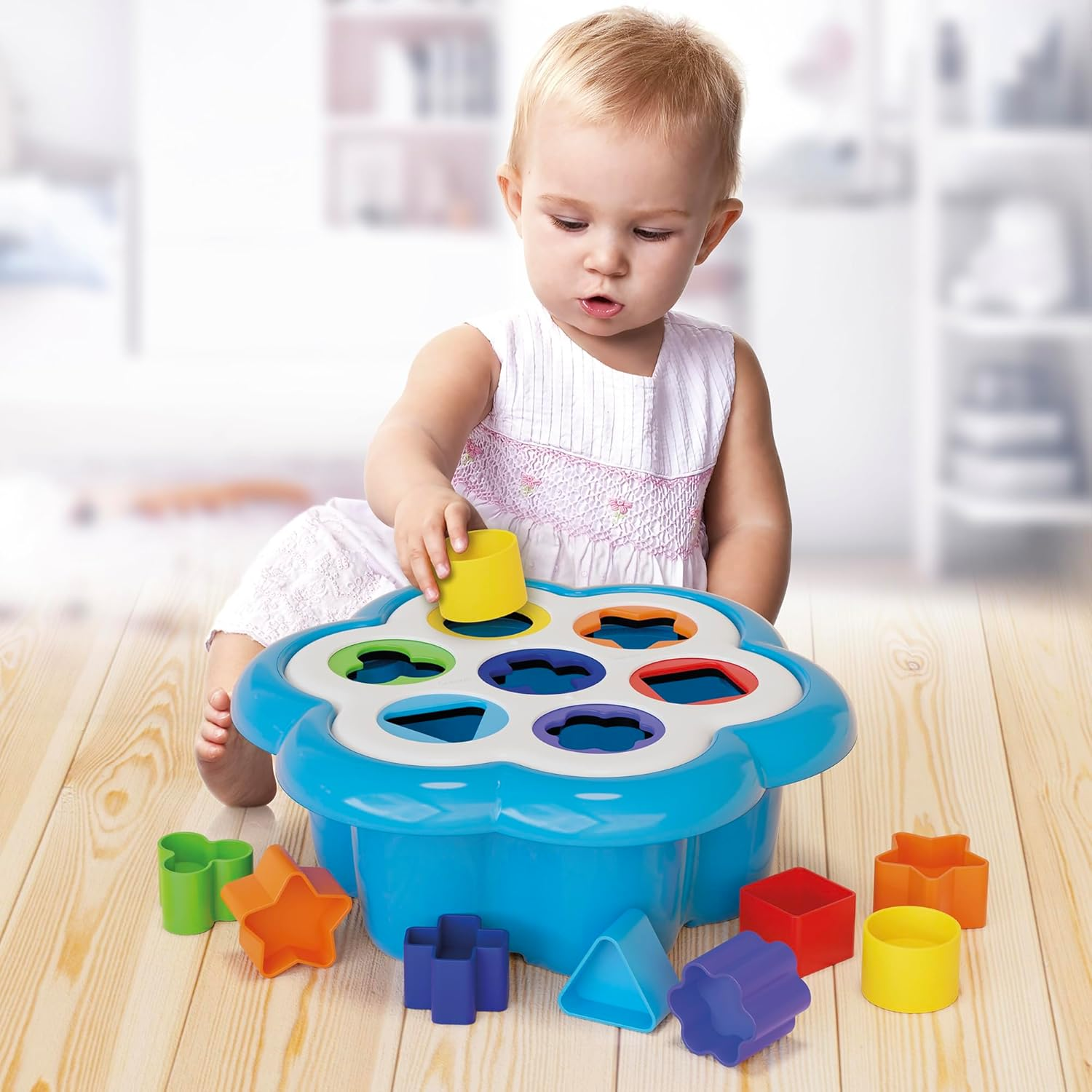 Quercetti Daisy Shape Sorter - Classic 16 Piece Shape and Color Sorting Toy (Made in Italy) image number 3
