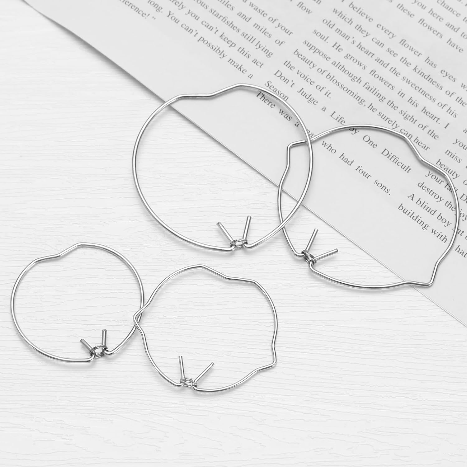 Create Idea 30PCS Retaining Spring Rings Clasp for MR16 MR11 Diameter 35Mm and 50Mm LED Halogen Bulb Holders 2 Shapes 2 Sizes Bulb Fittings or Most Lamps