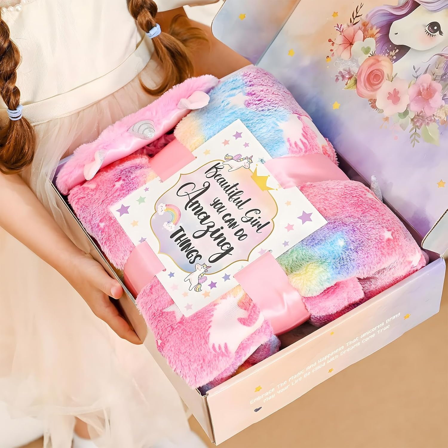 MAKTOR Unicorn Gift Set for Girls Ages 3+, Includes Glow Blanket, Water Bottle, Crossbody Bag Eye Mask, Drawstring Bacpack & Bracelets, Perfect for Birthdays, Holidays, Special Occasions image number 5