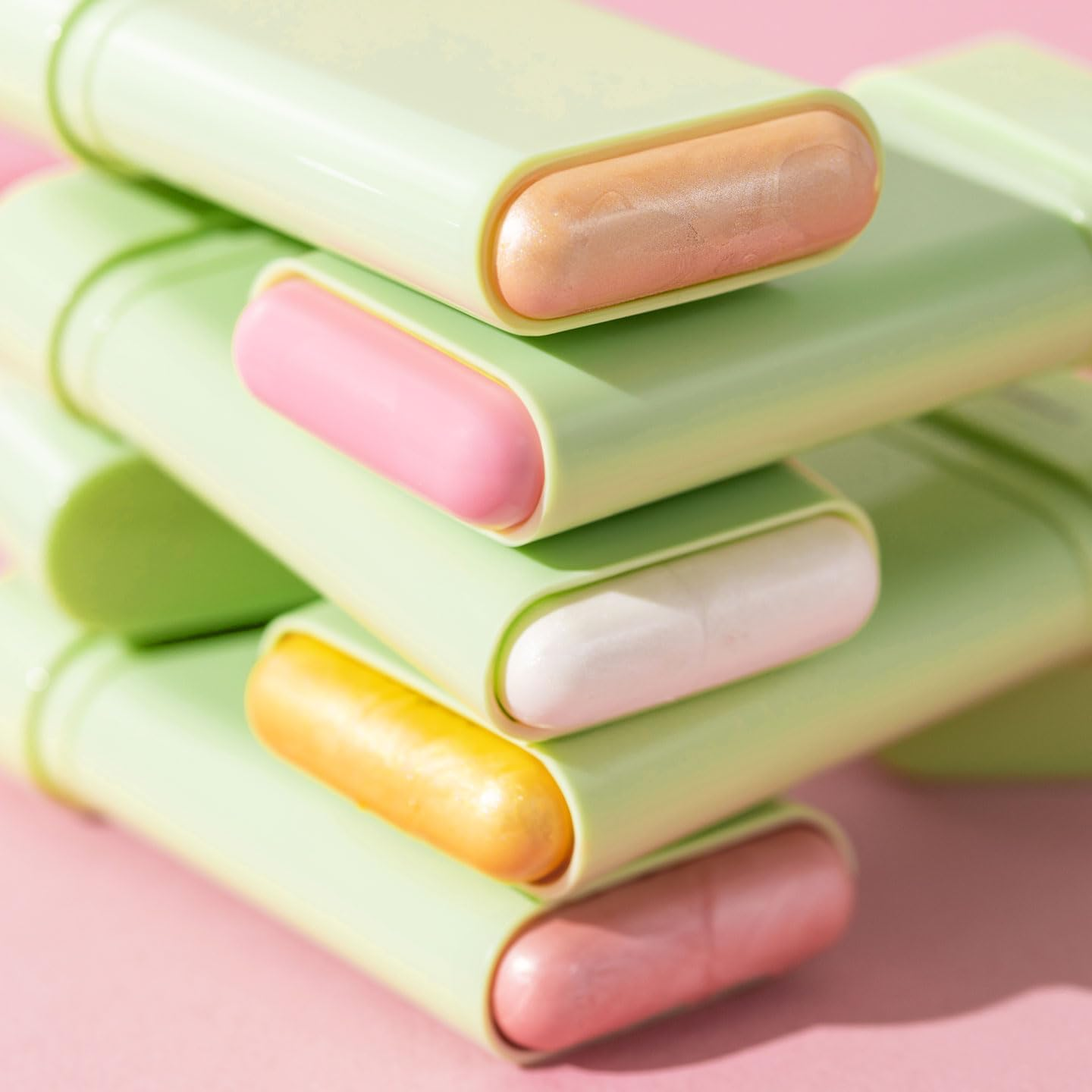 Pixi on the Glow Superglow Ice Pearl image number 3