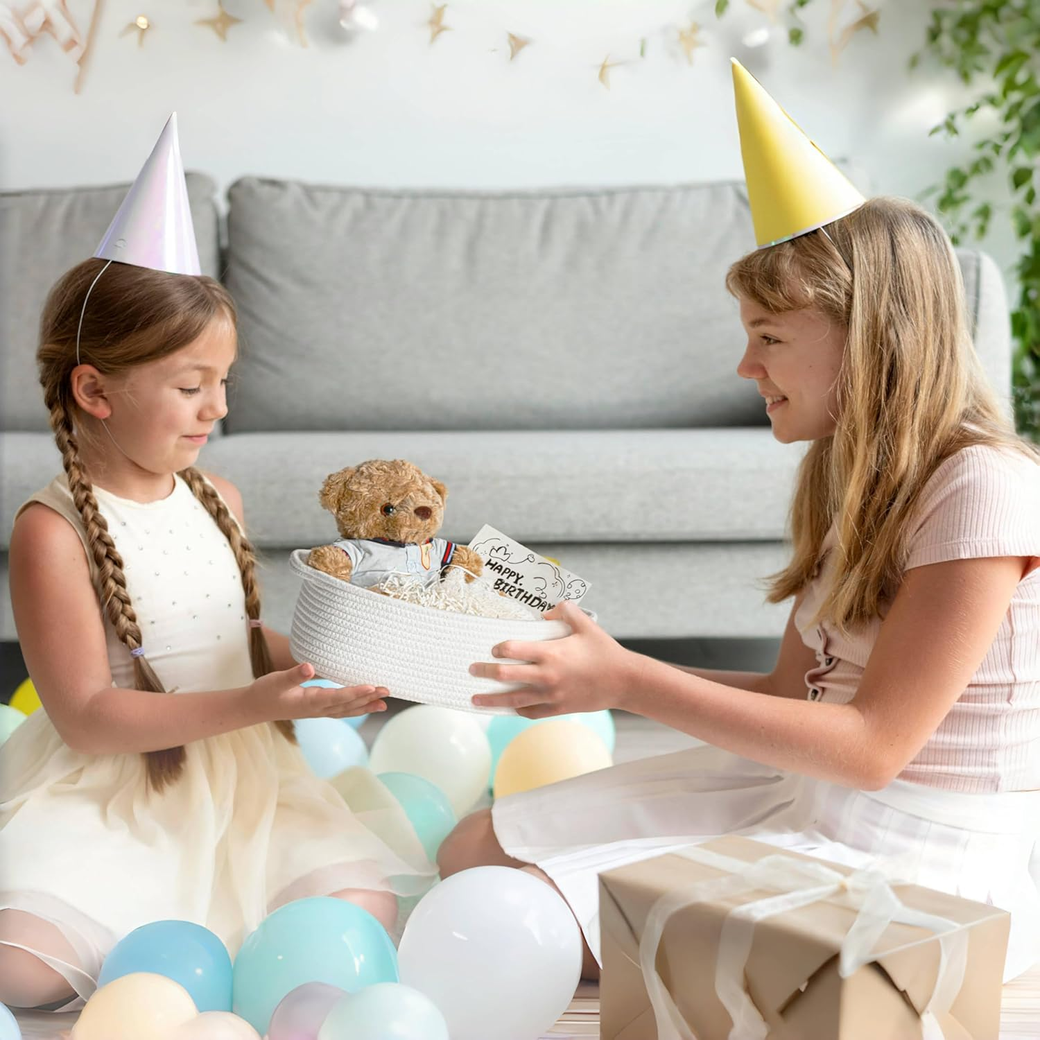 KDM Baby Gift Basket US off White image number 4