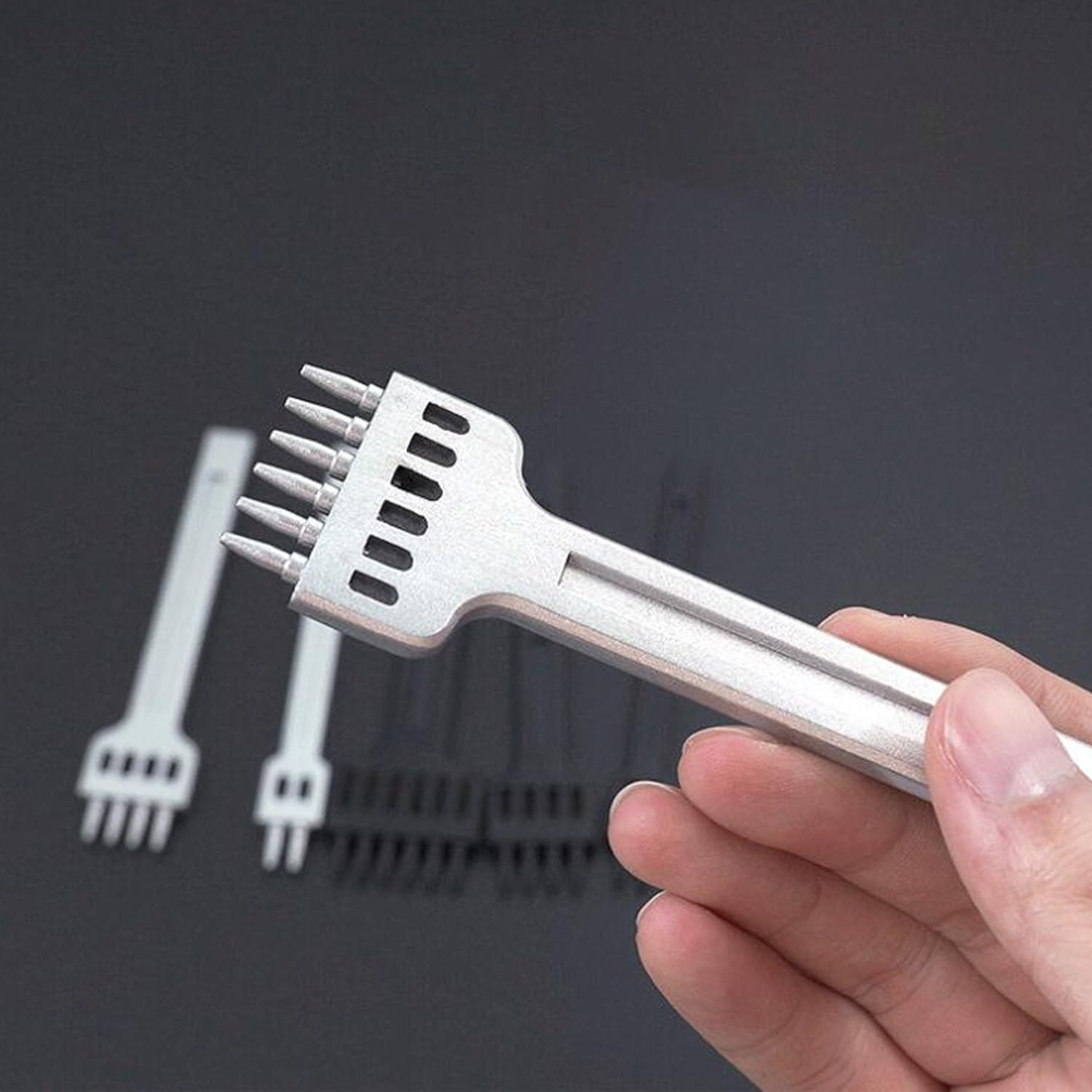 YUENTOEN 3Pcs round Hole Row Punch, 2/4/6 Prong Pricking Iron Stitching Cutter Tool Sewing Hole Leather Craft Tools 4Mm Spacing