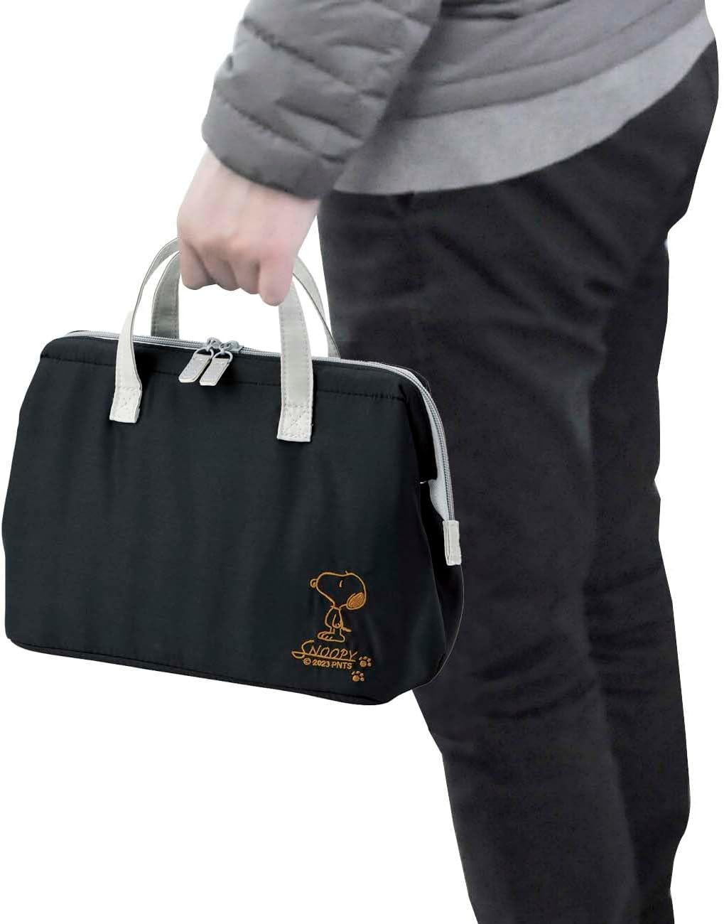 Skater Snoopy Insulated Lunch Bag, Large Size, Navy, Width 10.2 X Depth 5.1 X Height 7.5 Inches (26 X 13 X 19 Cm) image number 1