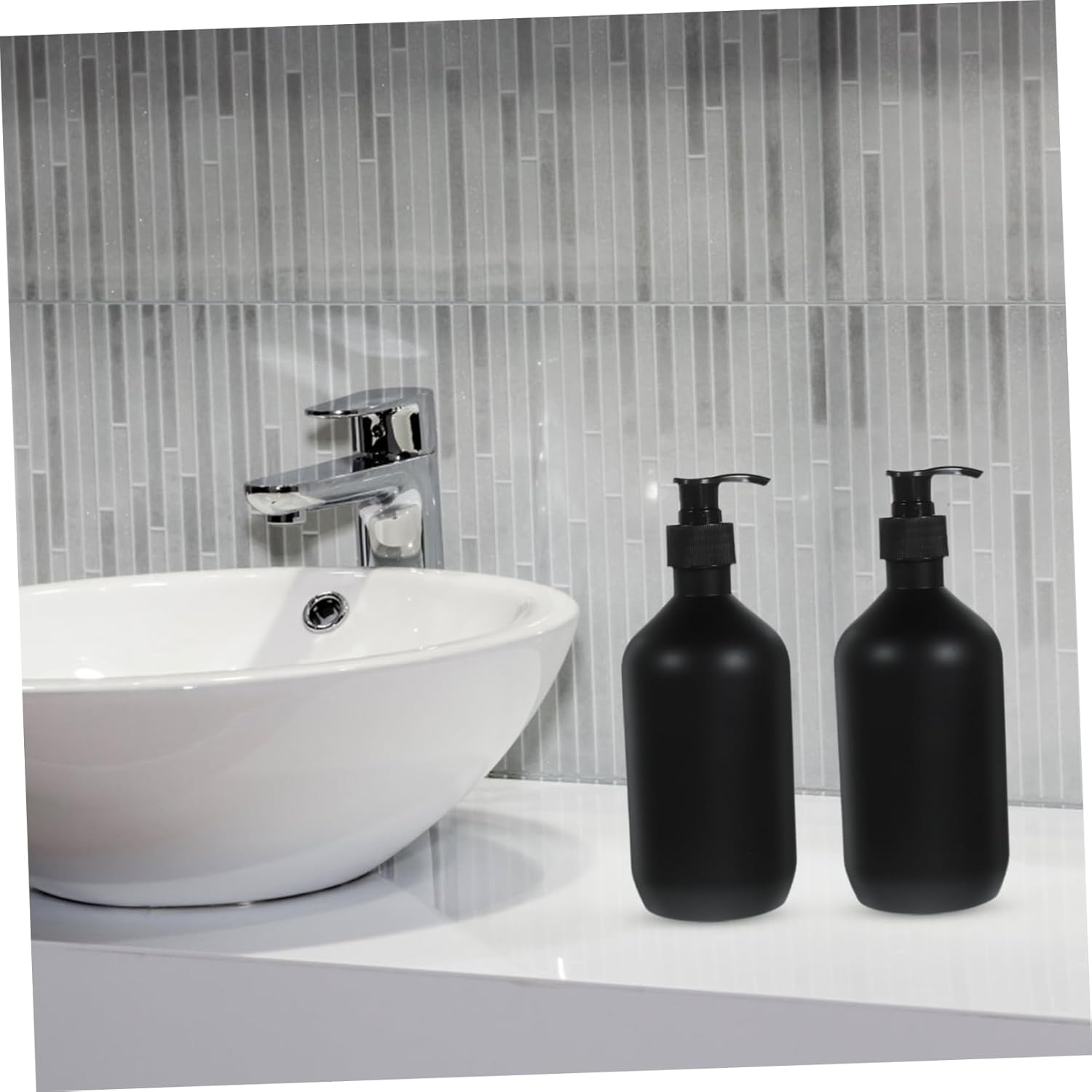 IWOWHERO 500Ml Black Matte Shampoo and Shower Gel Pump Bottles 2Pcs Refillable Plastic Dispenser for Travel and Home Use image number 5