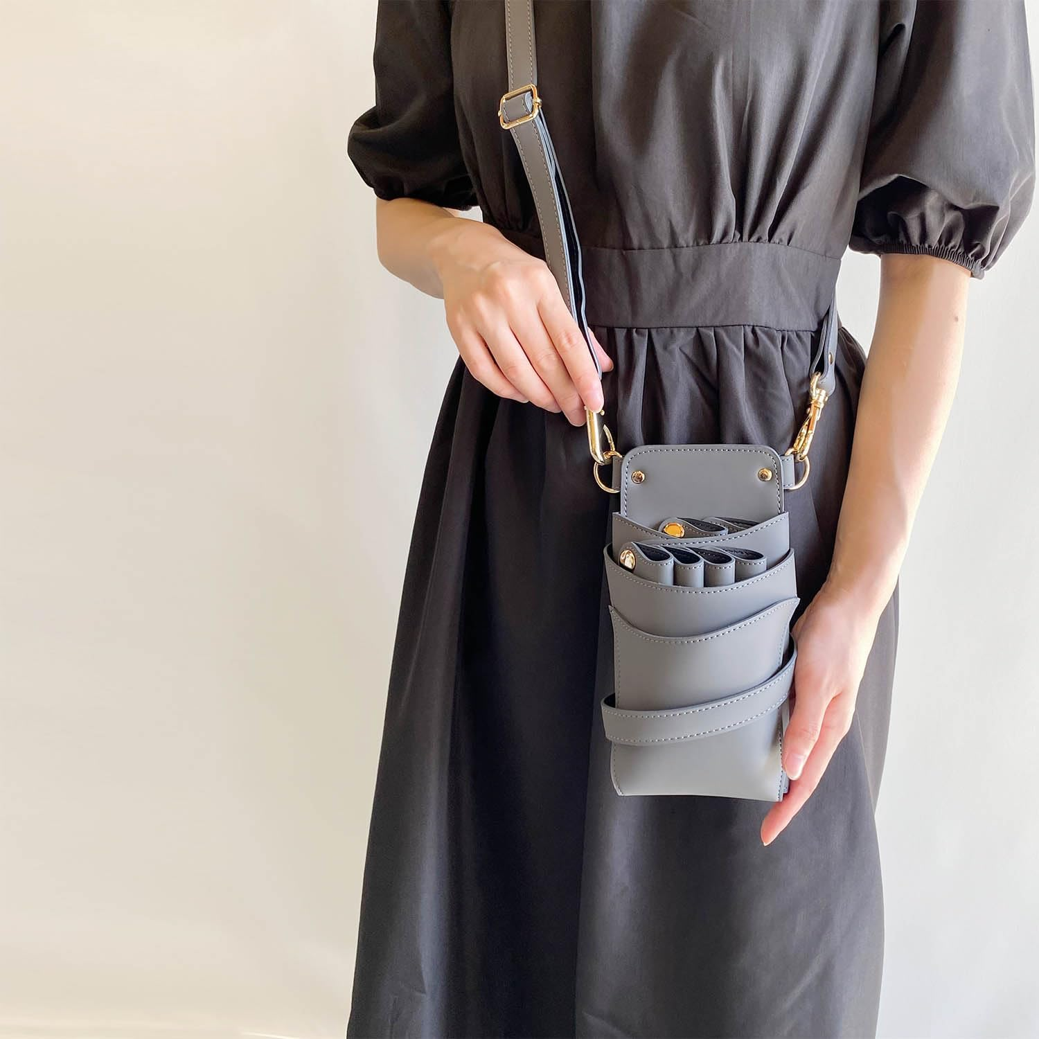 Dees Products Siena Smoky Gray Scissor Case image number 3