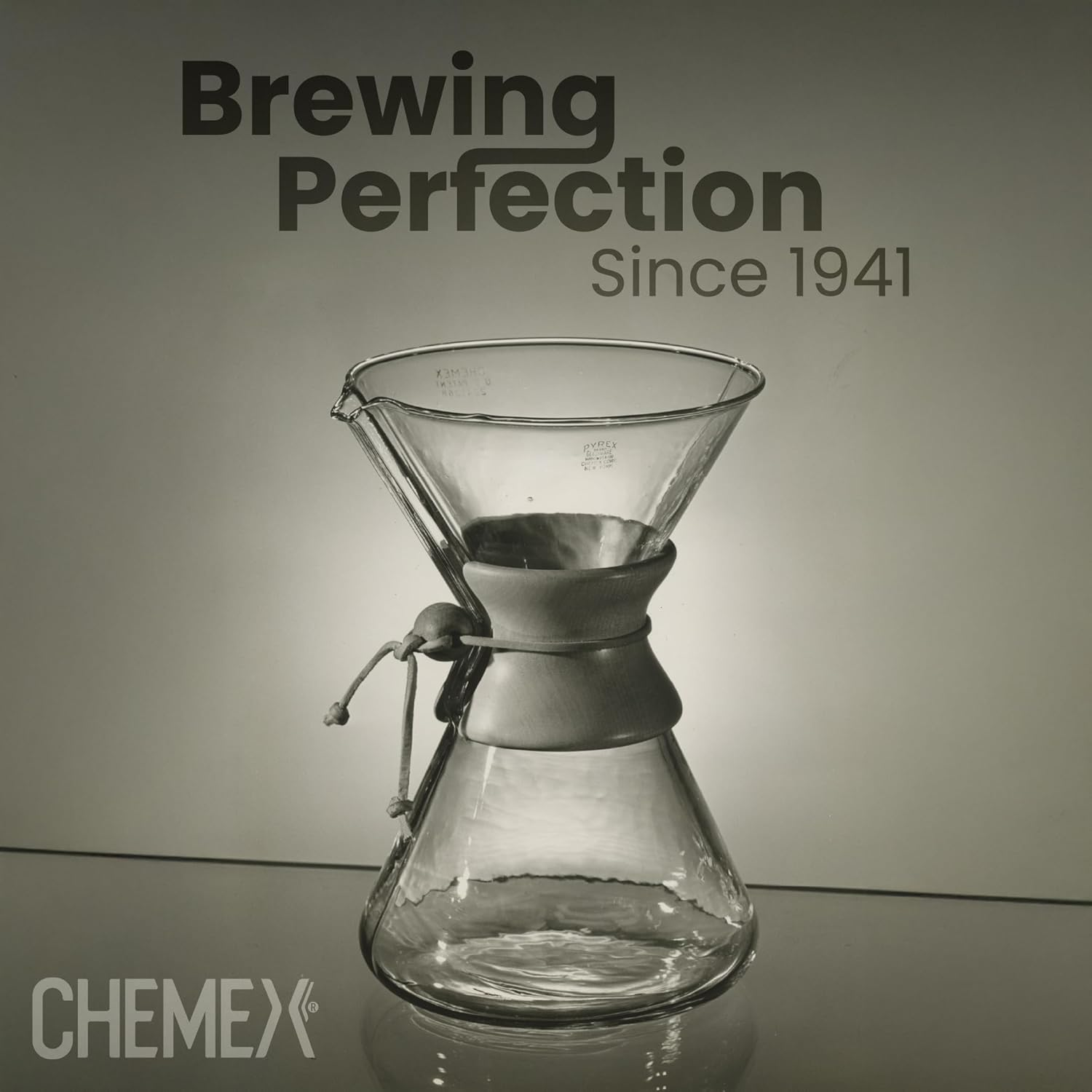 Chemex Pour-Over Glass Coffeemaker - Glass Handle Series - 6-Cup - Exclusive Packaging image number 2